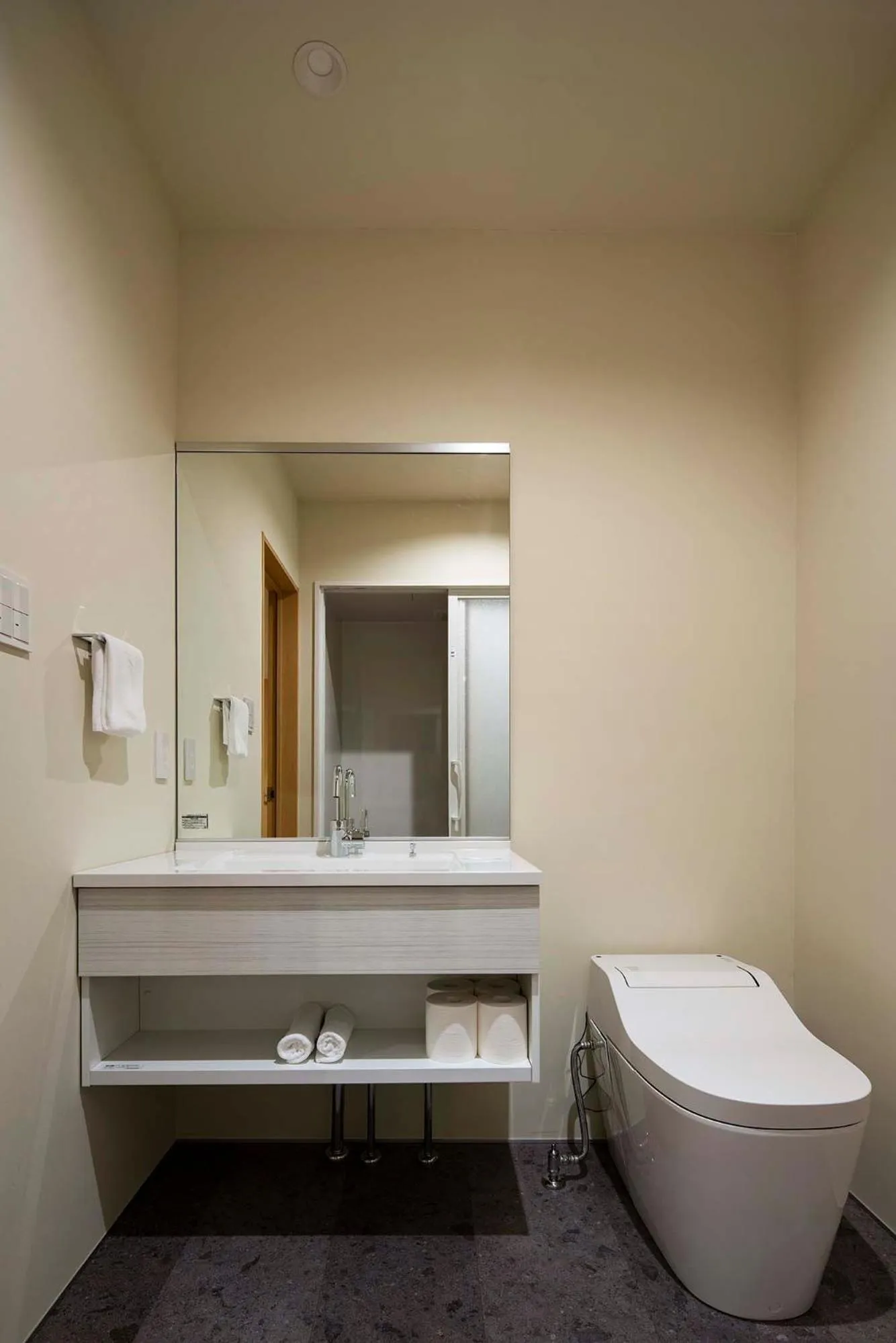 Toilet in Kairos by the Mountain by The Hakuba Collection