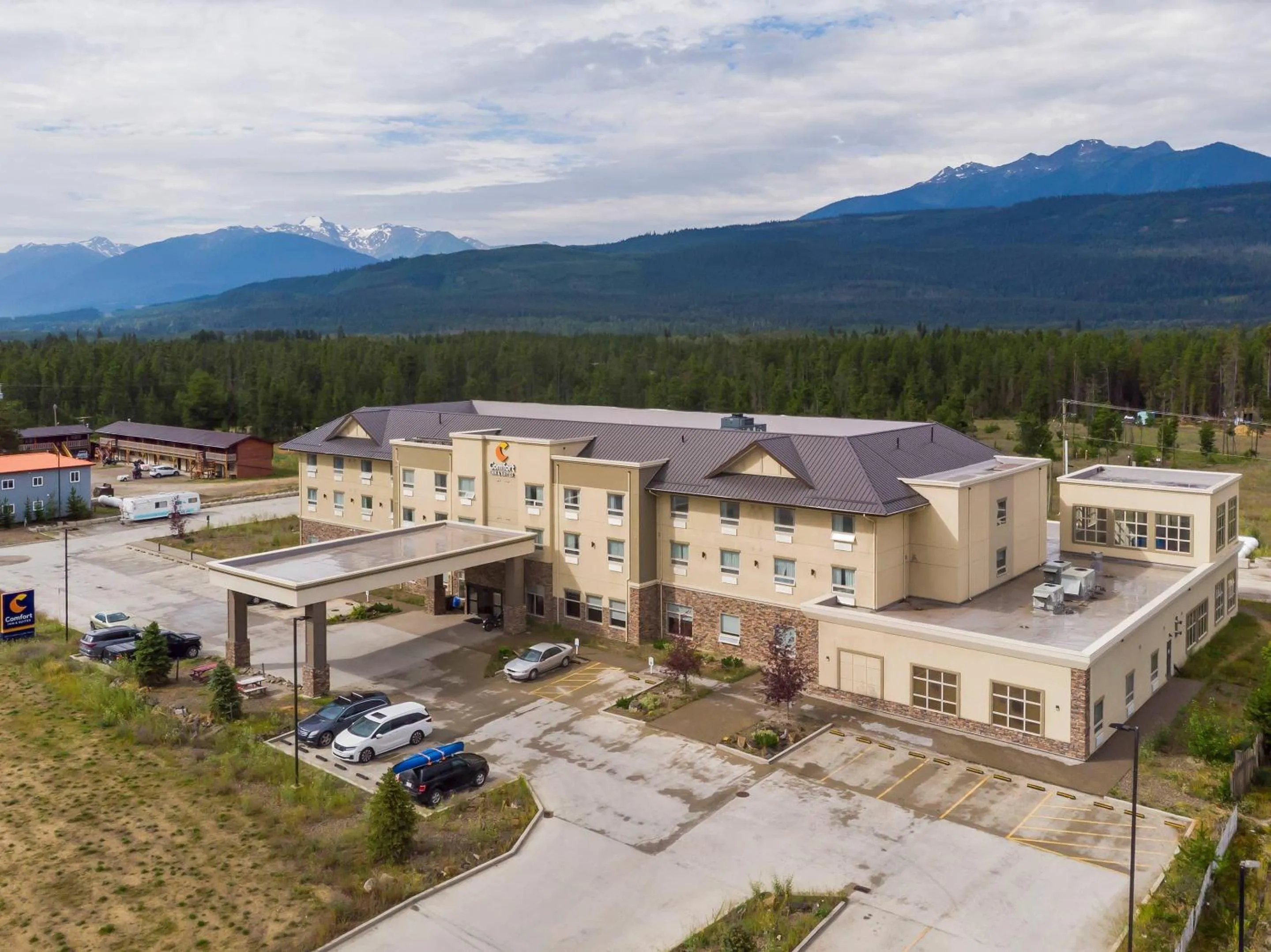 Property building in Comfort Inn & Suites