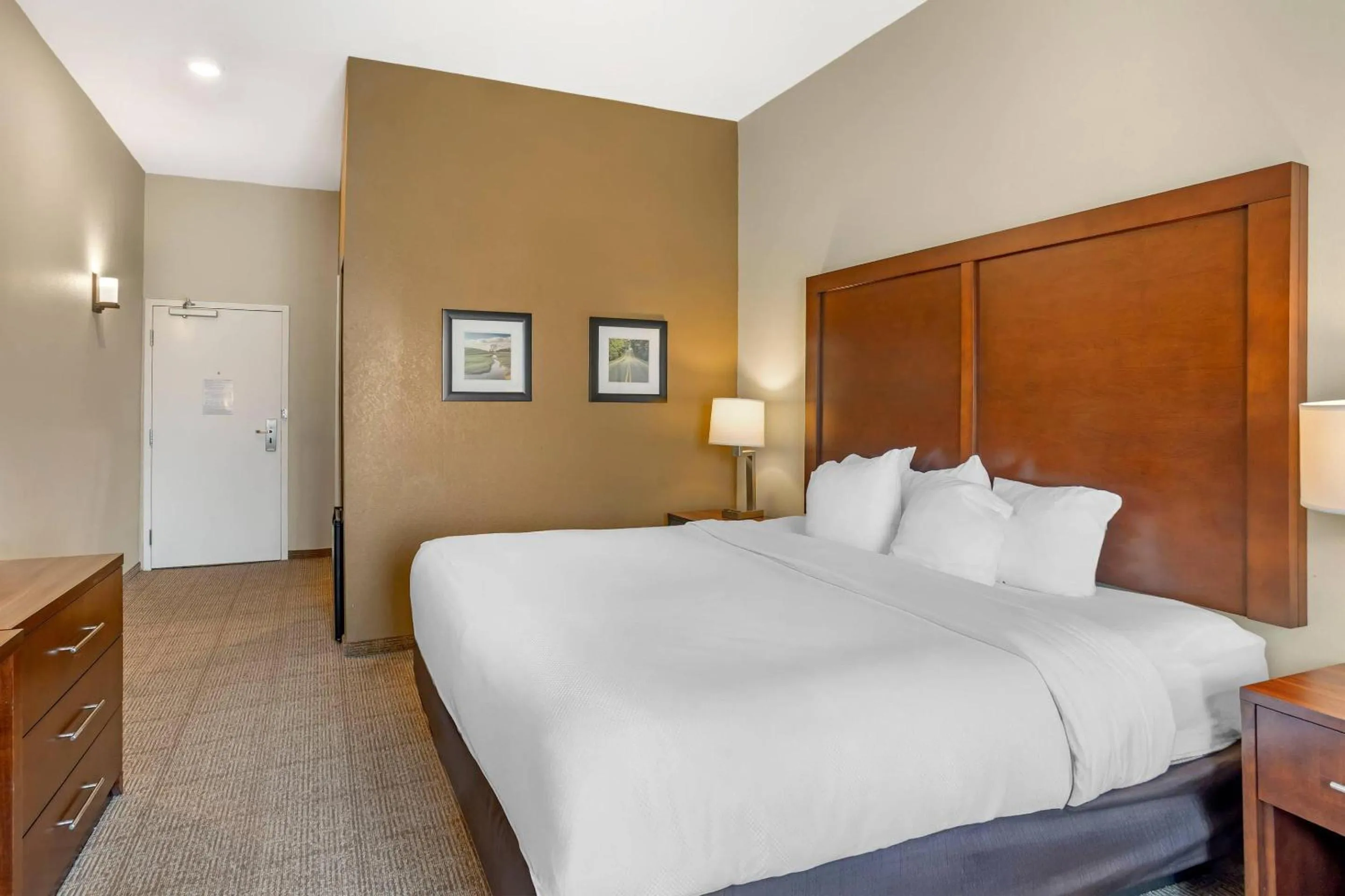 Bedroom, Bed in Comfort Inn & Suites Gap Amish Country