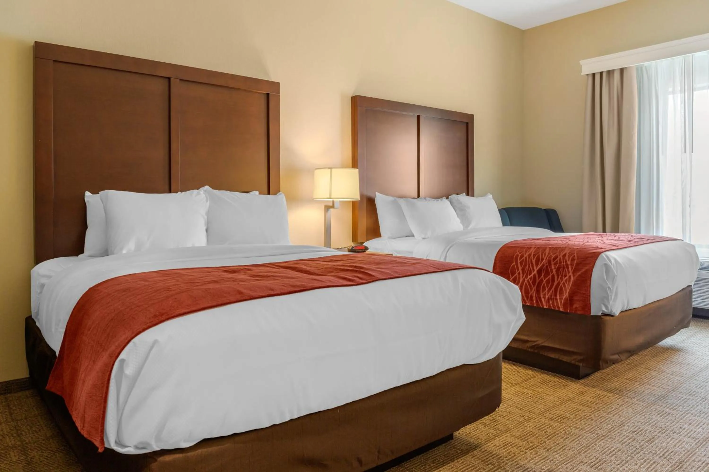 Bed in Comfort Inn & Suites Gap Amish Country