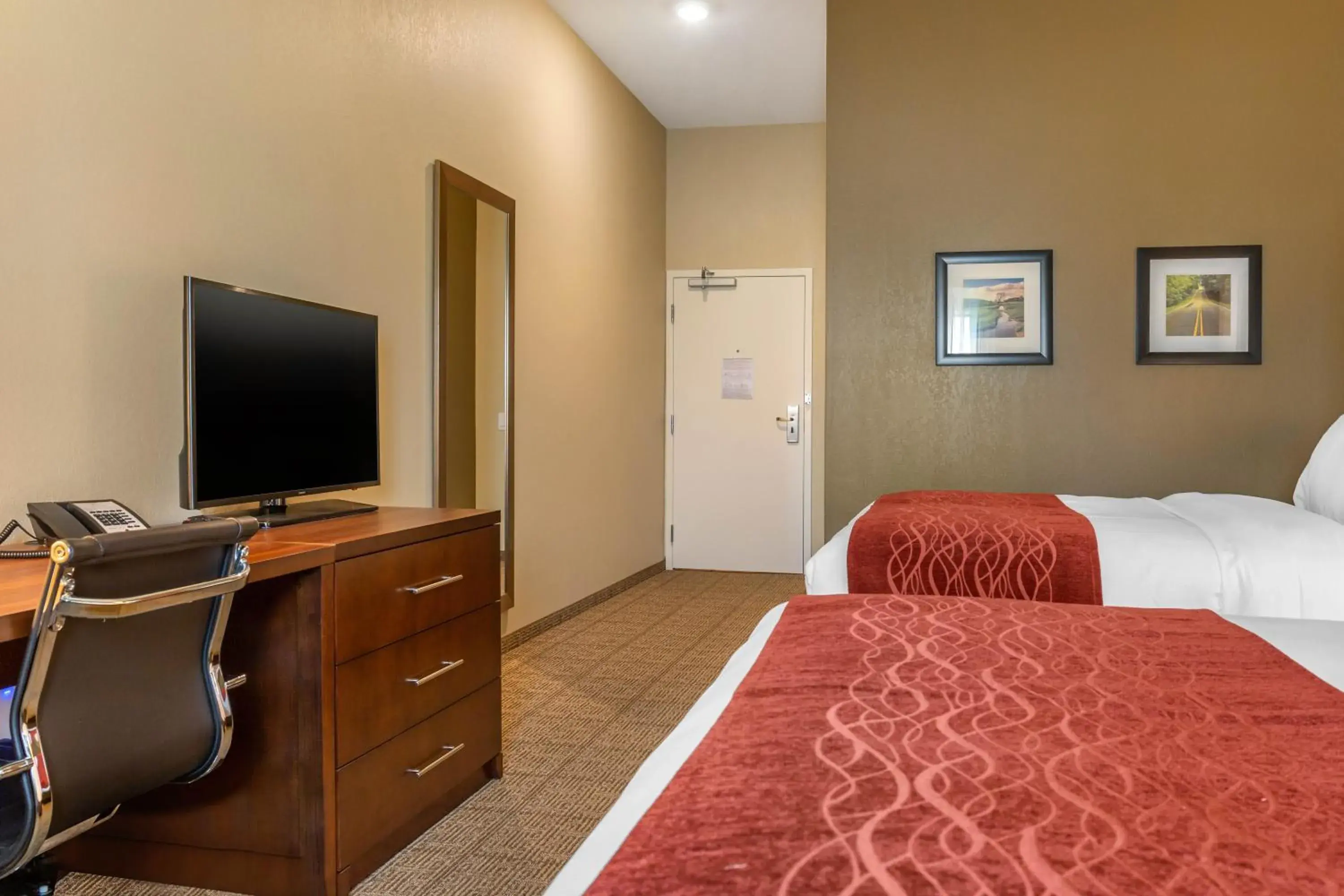 Bed in Comfort Inn & Suites Gap Amish Country Bed in Comfort Inn & Suites Gap Amish Country