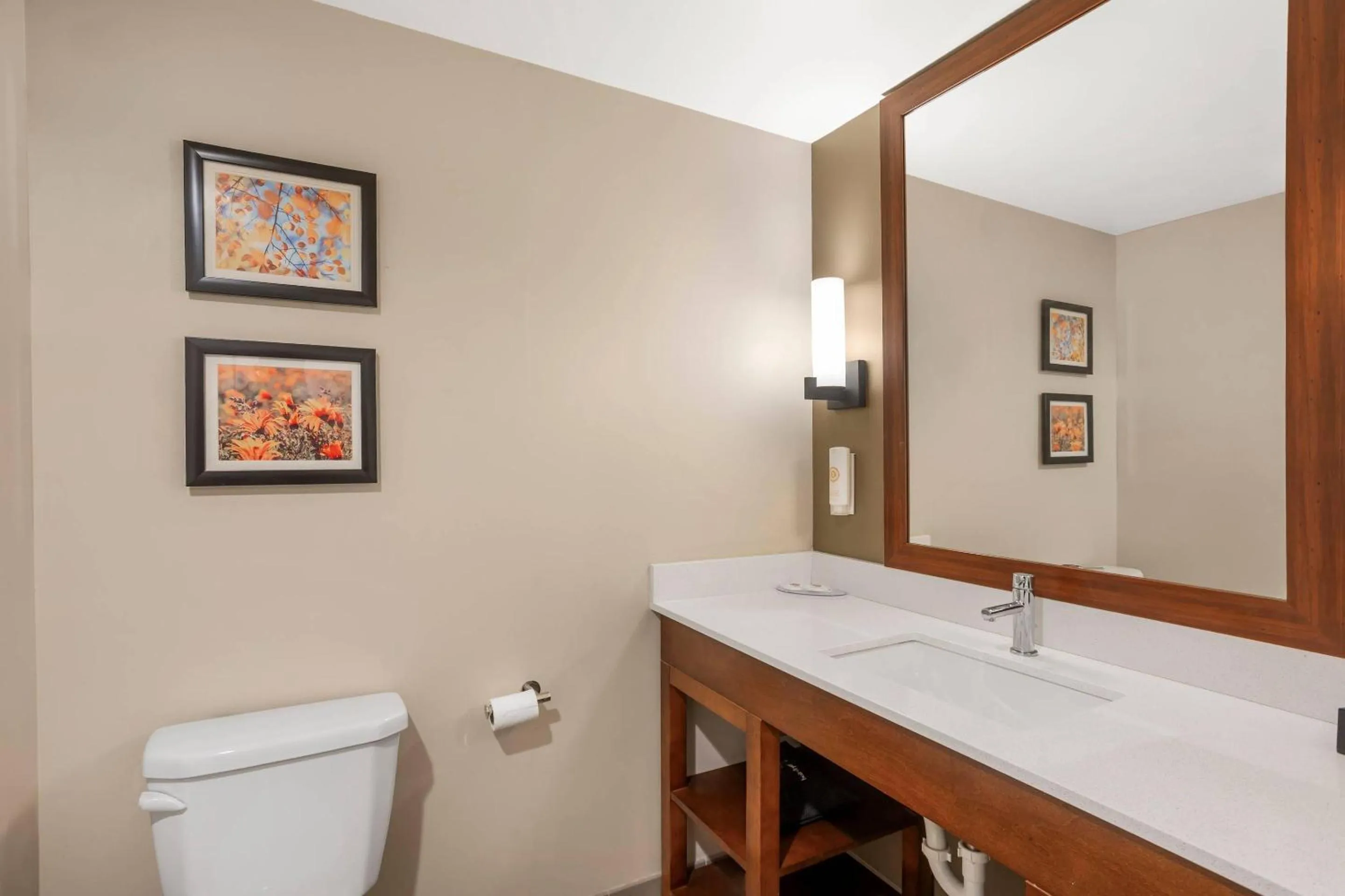 Bedroom in Comfort Inn & Suites Gap Amish Country