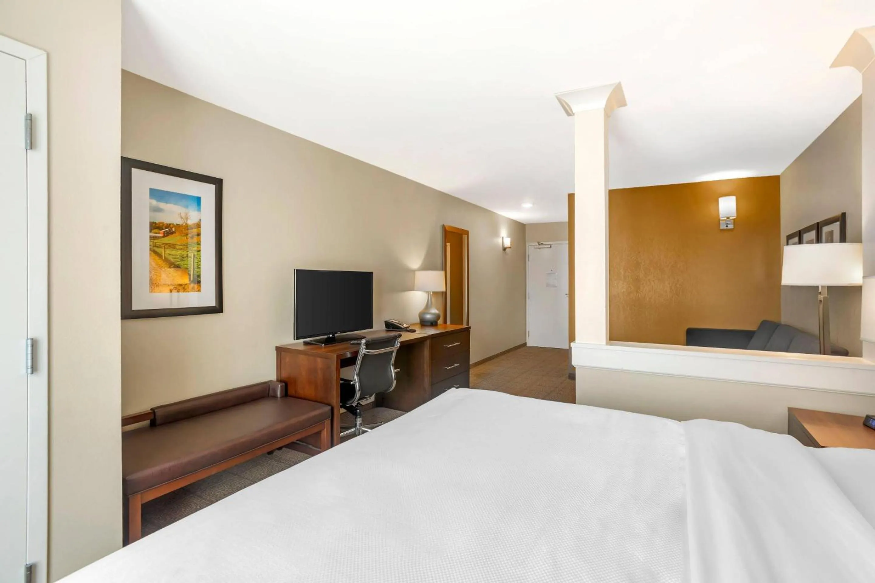 Bedroom, Bed in Comfort Inn & Suites Gap Amish Country