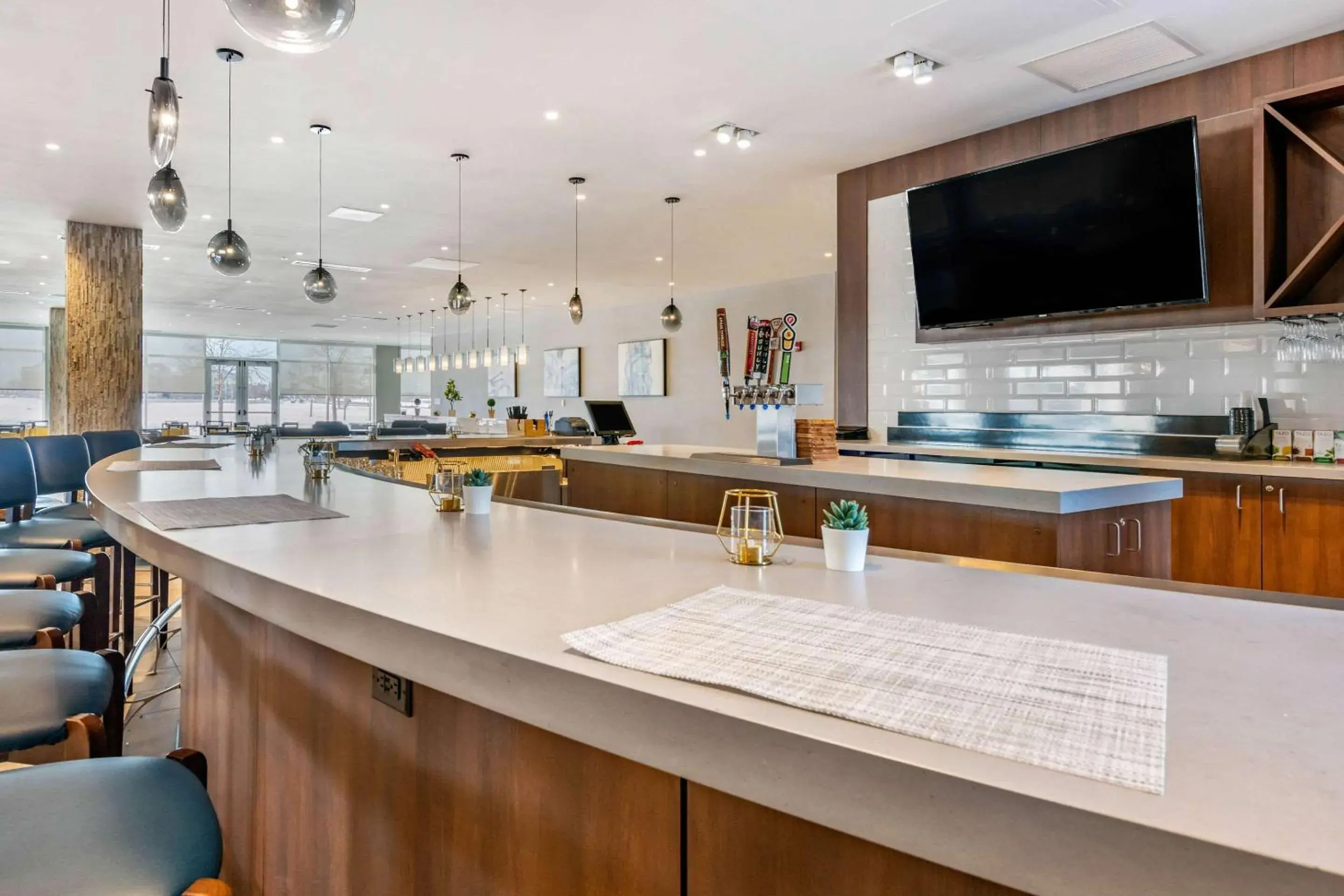 Restaurant/places to eat in Cambria Hotel Bloomington Mall of America Minneapolis Airport Restaurant/places to eat in Cambria Hotel Bloomington Mall of America Minneapolis Airport