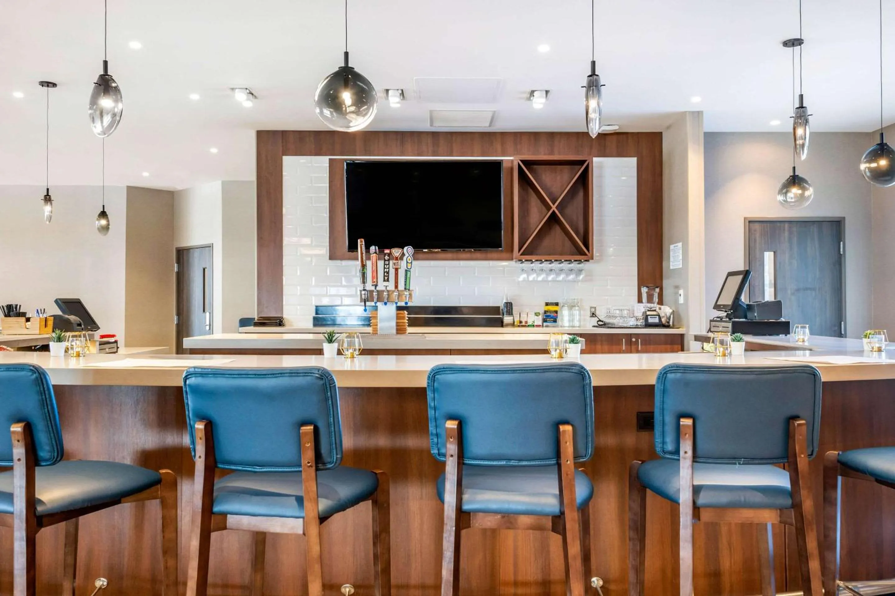 Restaurant/places to eat in Cambria Hotel Bloomington Mall of America Minneapolis Airport