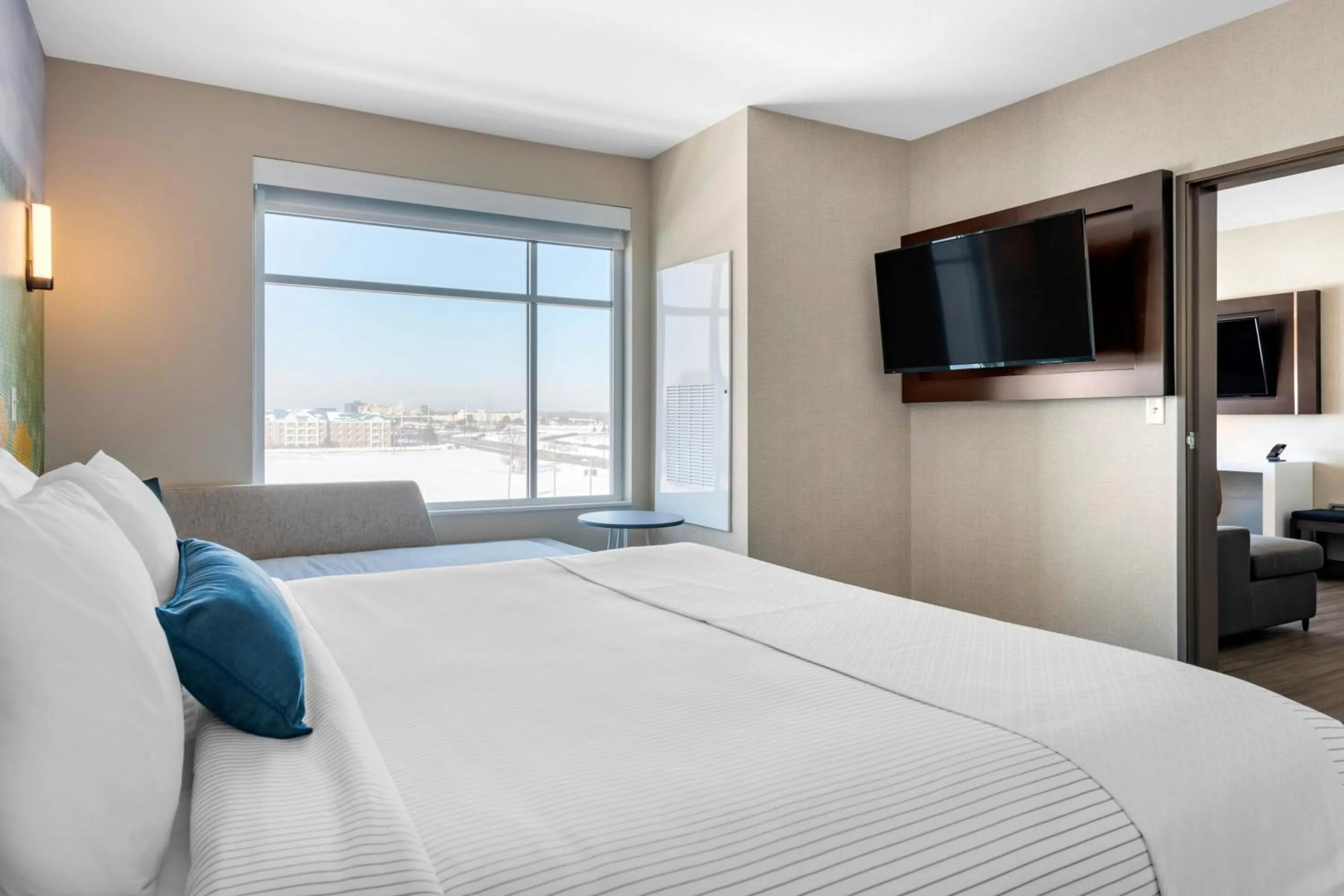 Bedroom, Bed in Cambria Hotel Bloomington Mall of America Minneapolis Airport