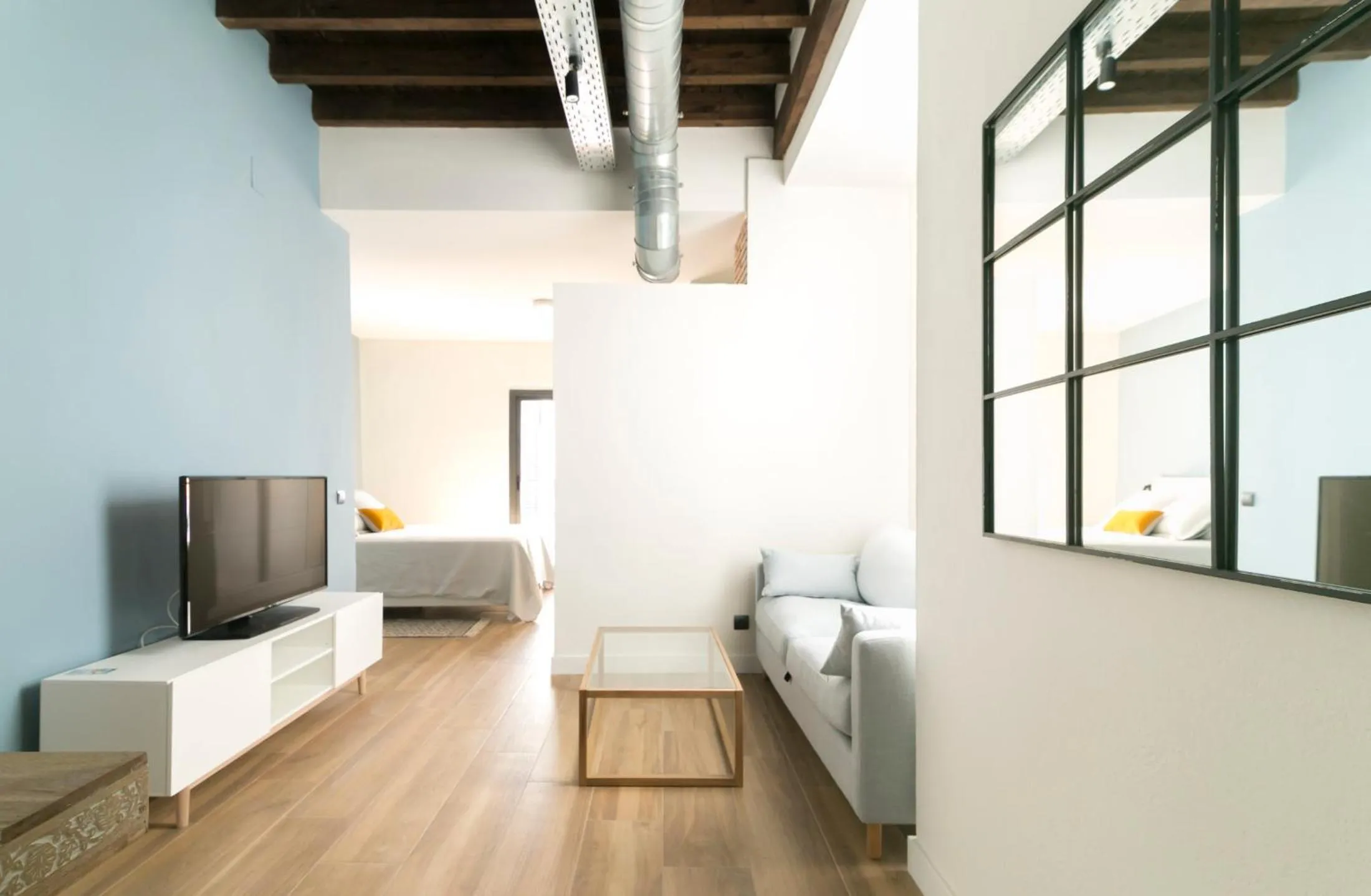 TV and multimedia in Aqua Apartments Málaga