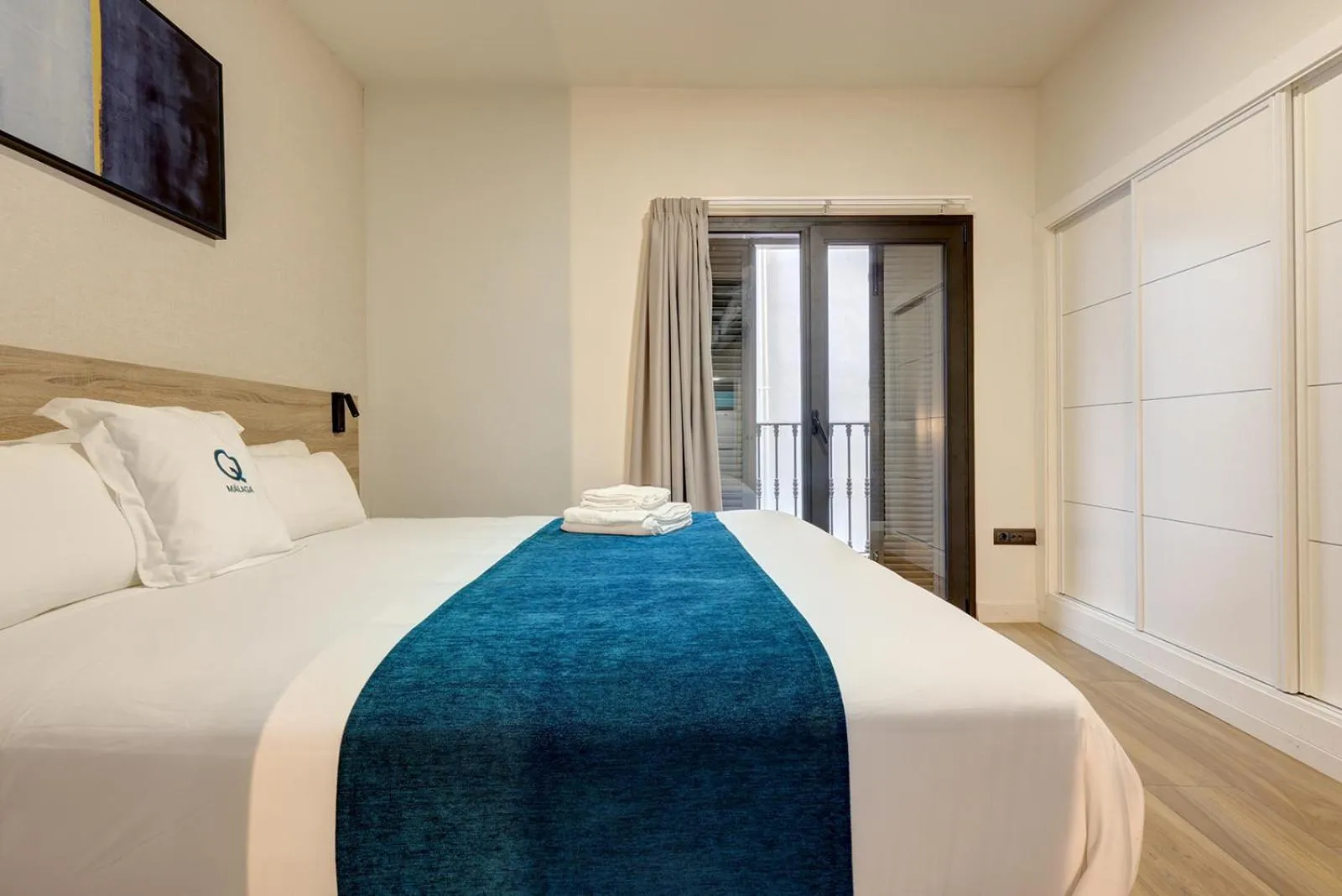 Bed in Aqua Apartments Málaga