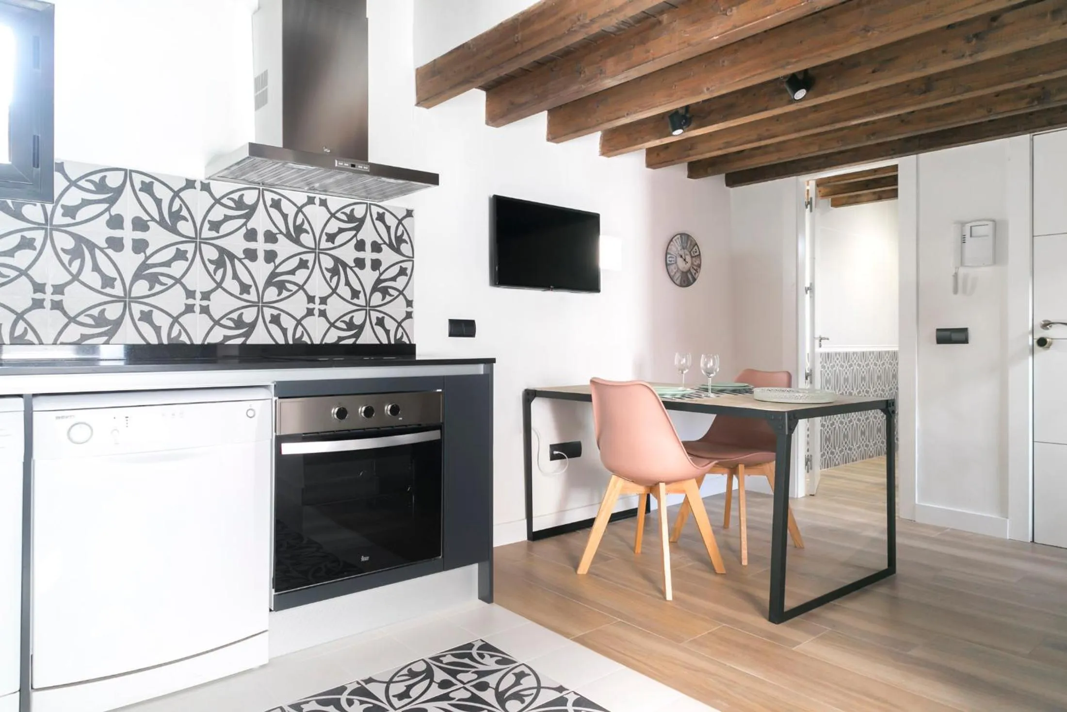 TV and multimedia in Aqua Apartments Málaga