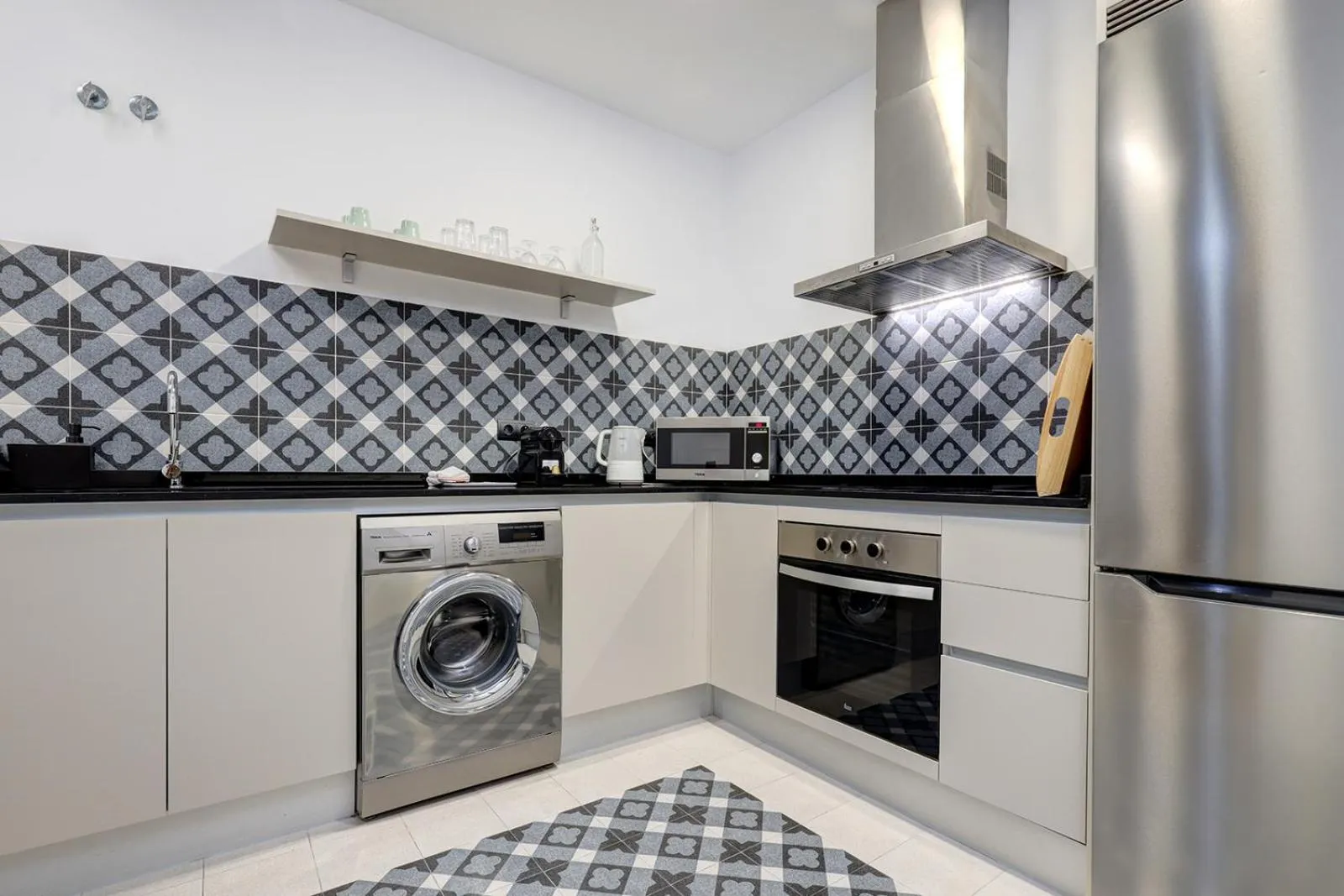 Kitchen or kitchenette in Aqua Apartments Málaga