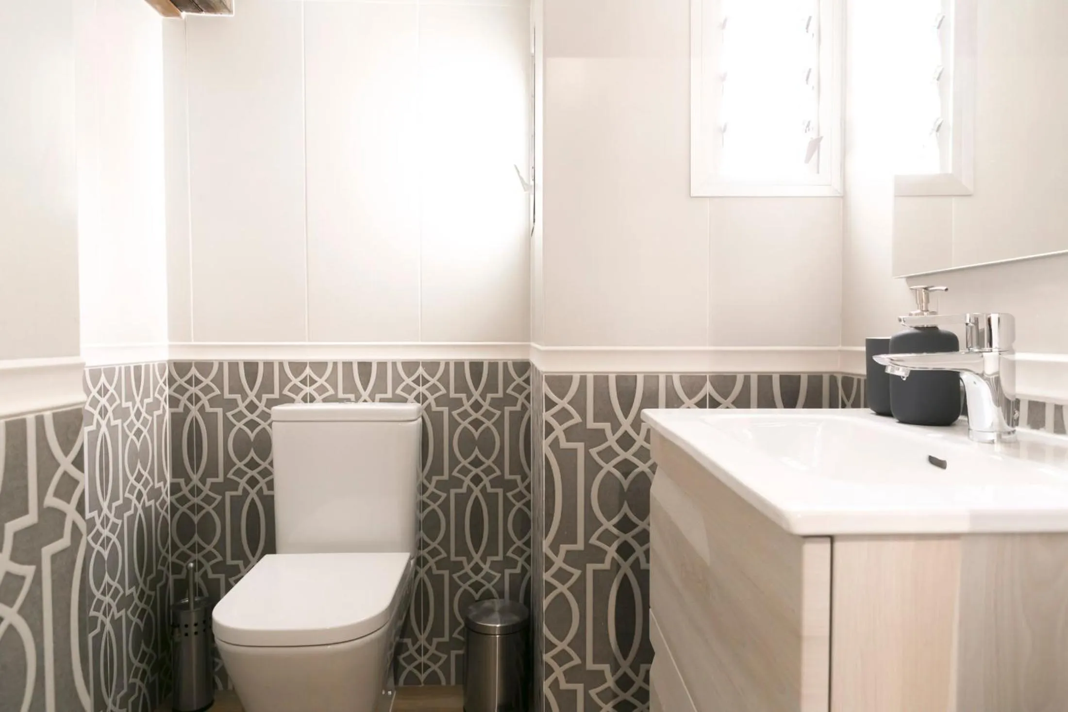 Toilet in Aqua Apartments Málaga