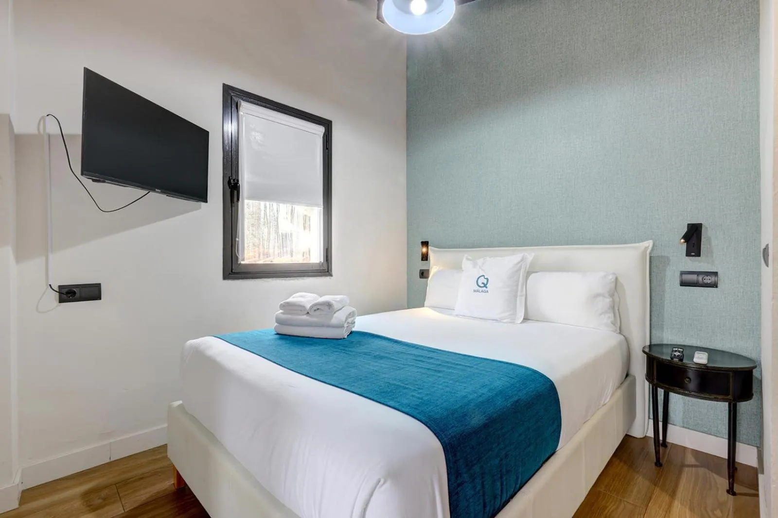 Bed in Aqua Apartments Málaga