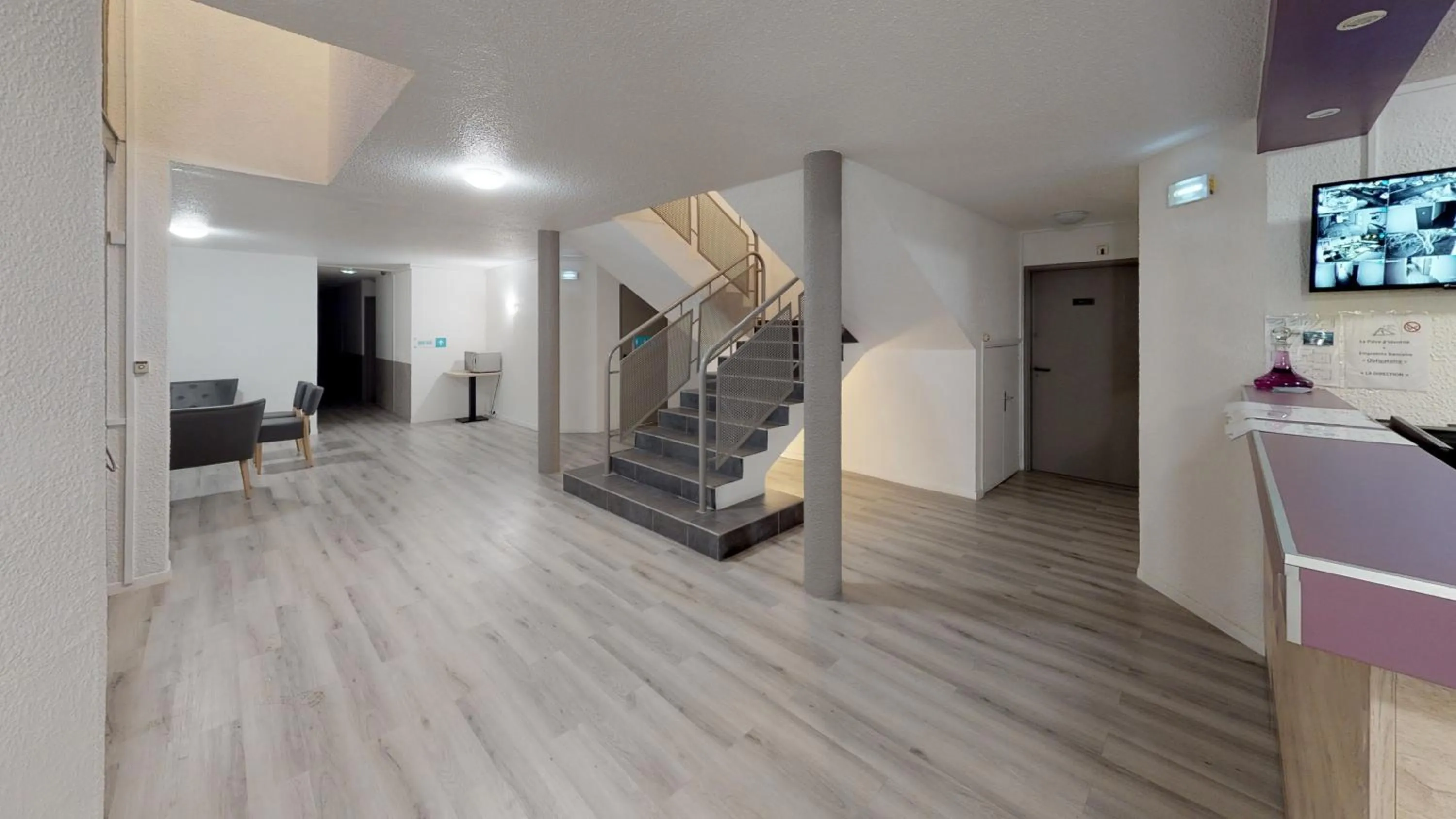 Living room in Hôtel du stade ex Kyriad Direct Lille Est Stade Pierre Mauroy