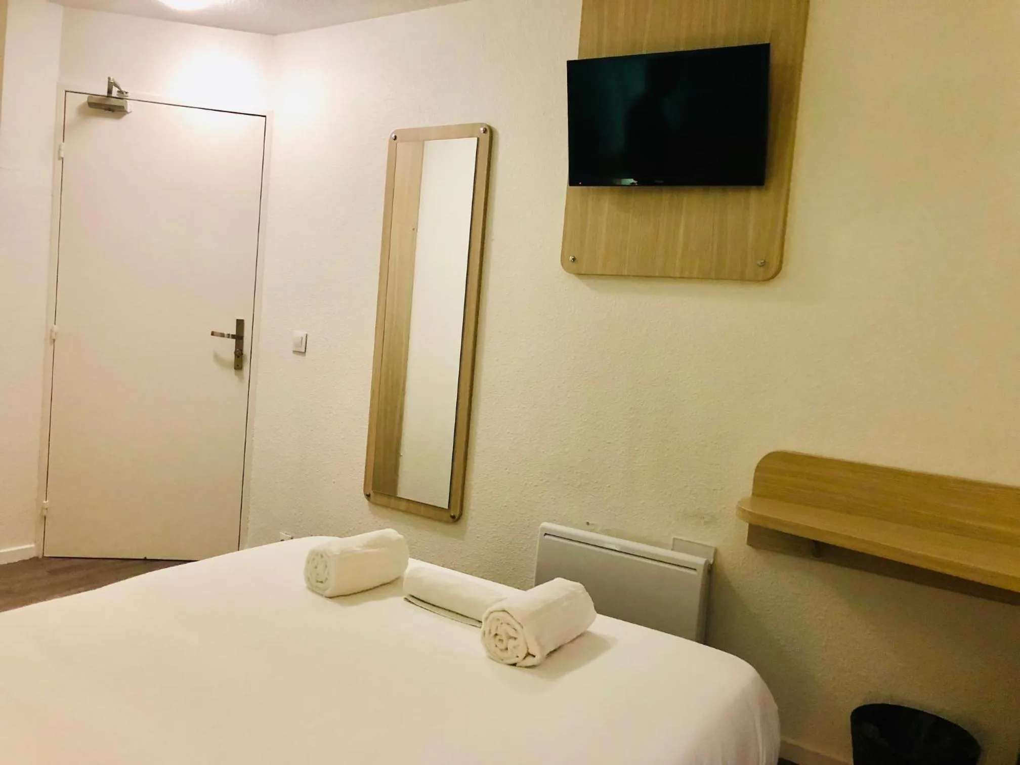 Bedroom, Bed in Hôtel du stade ex Kyriad Direct Lille Est Stade Pierre Mauroy