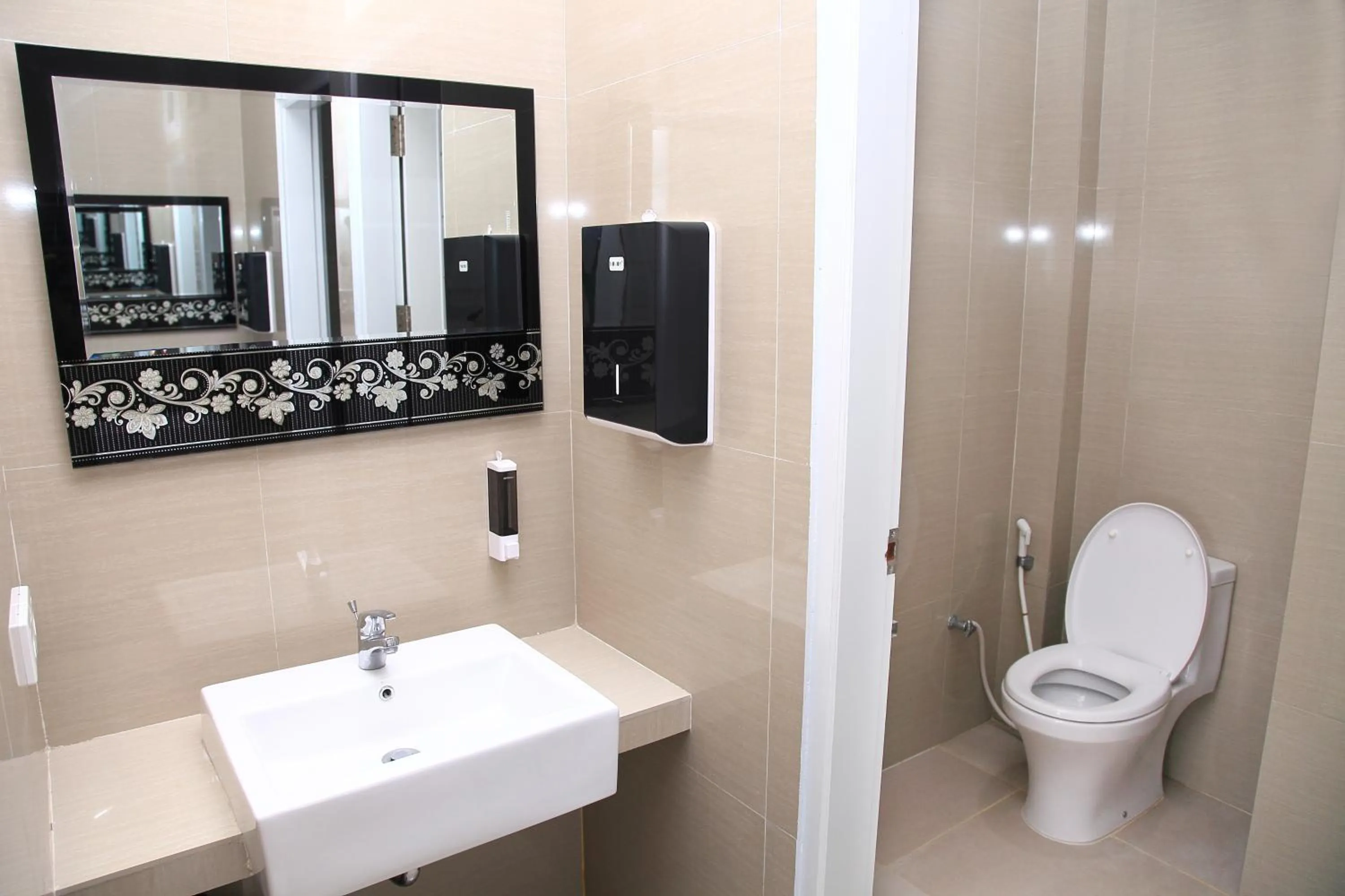 Bathroom in Arawa Traveller's Inn Motel