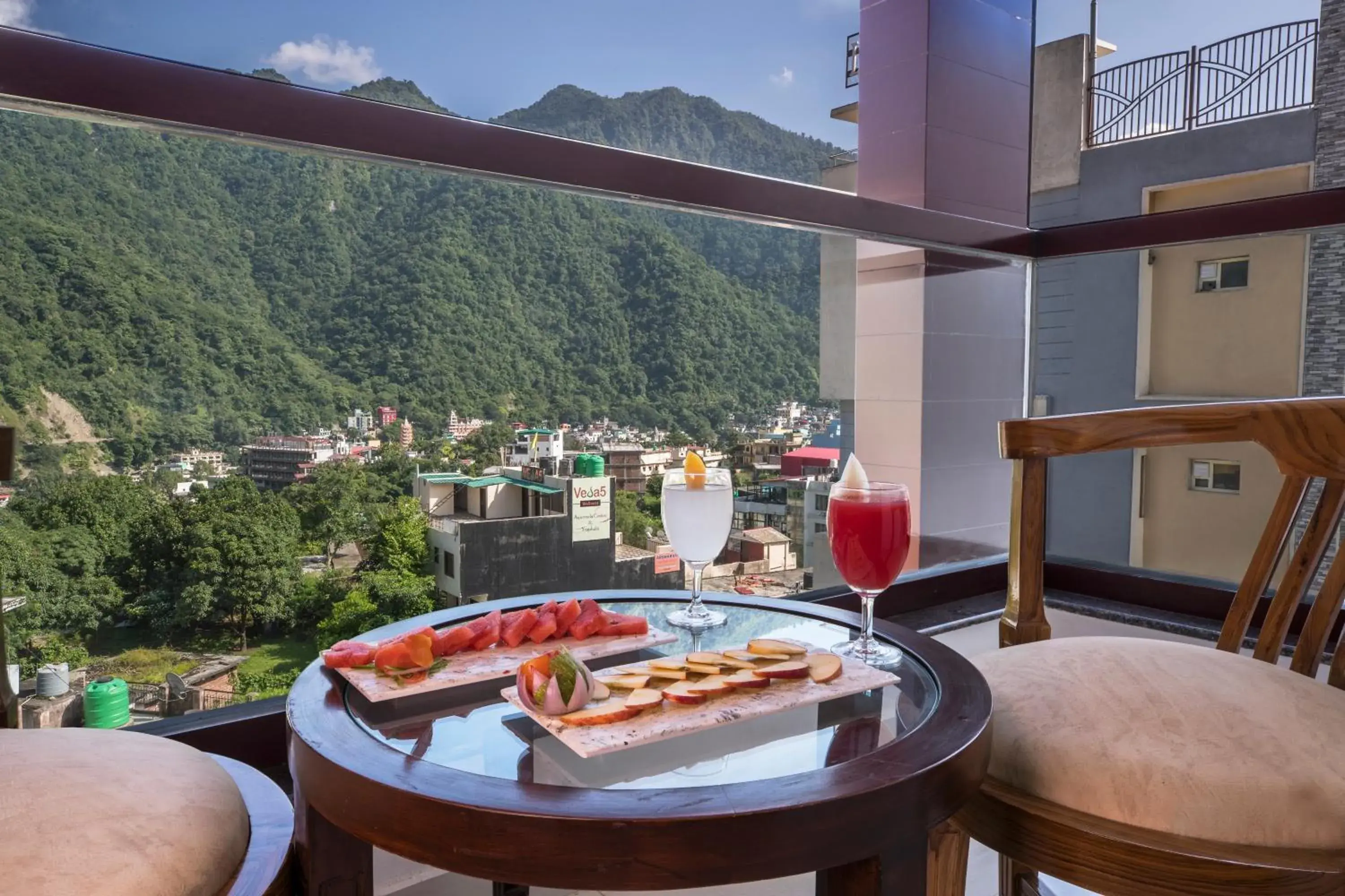 Food and drinks in Regenta Inn On The Ganges Rishikesh Food and drinks in Regenta Inn On The Ganges Rishikesh