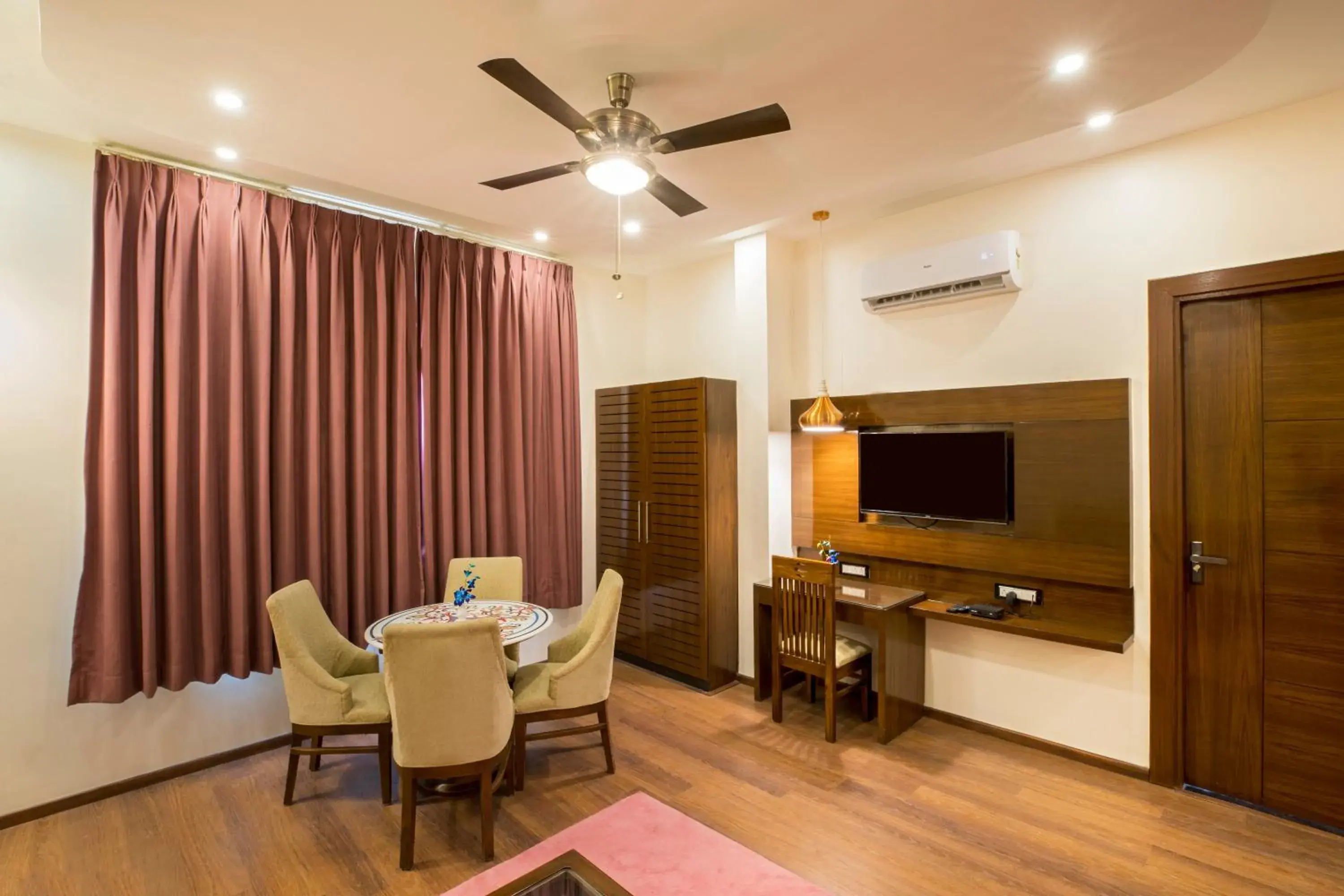 Living room in Regenta Inn On The Ganges Rishikesh Living room in Regenta Inn On The Ganges Rishikesh