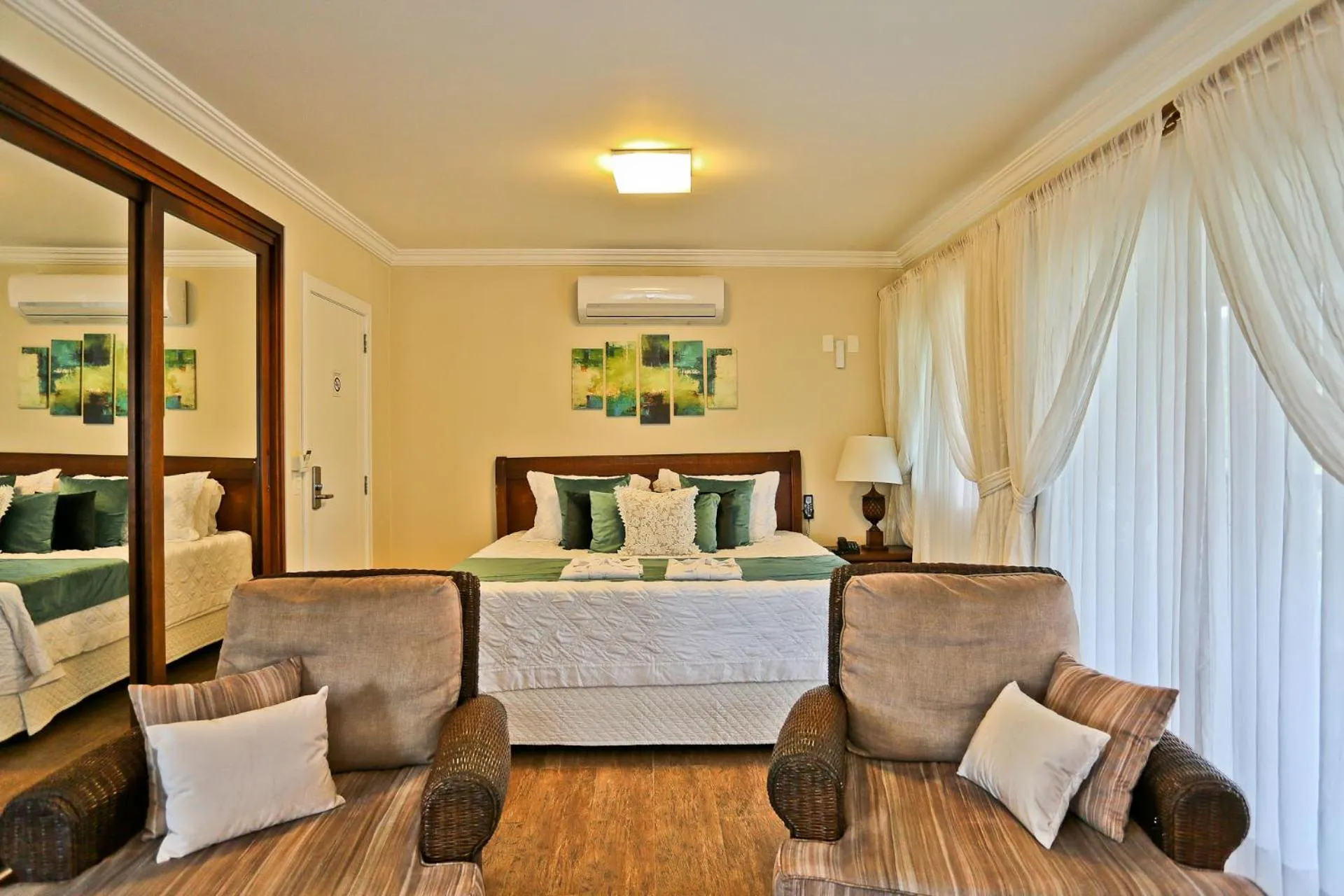 Bed in Estaleiro Guest House