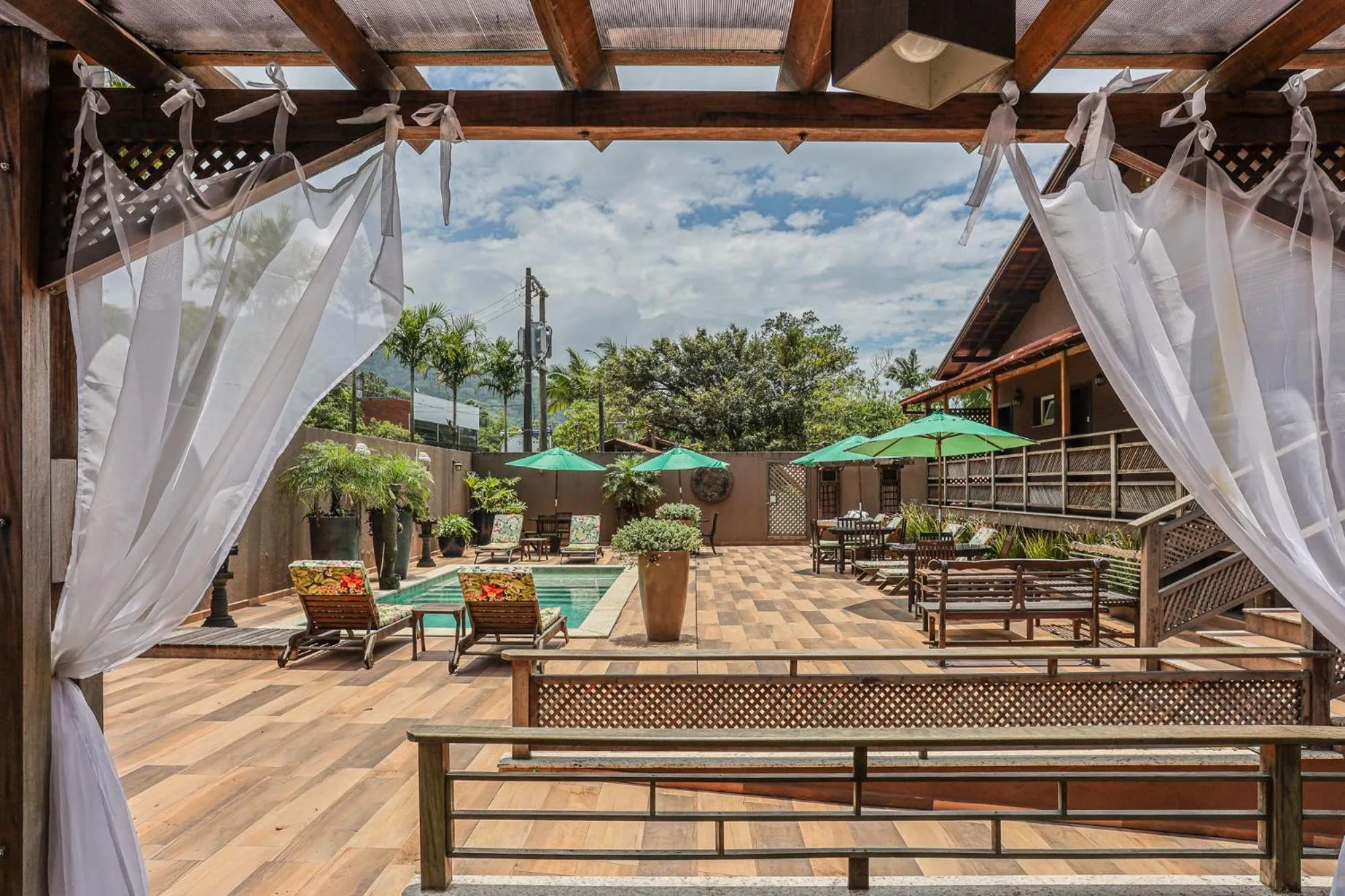 Swimming pool in Estaleiro Guest House