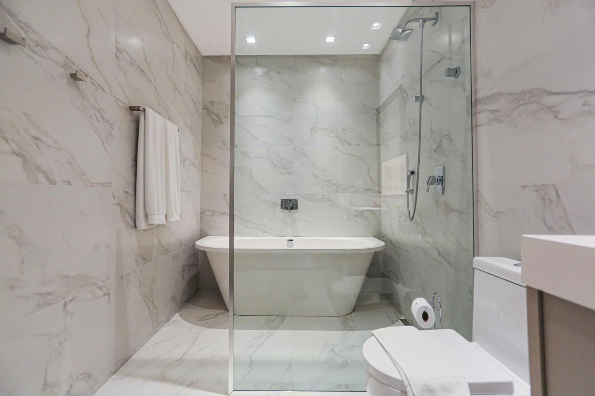 Bathroom in Estaleiro Guest House