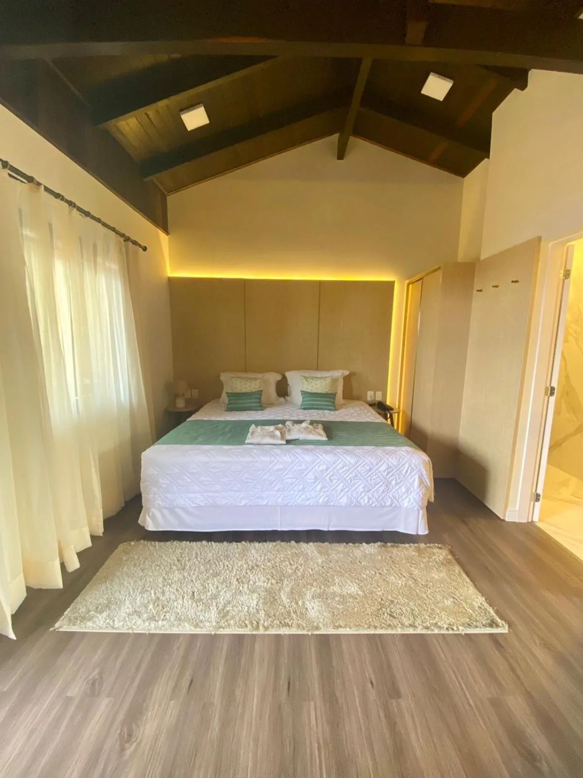 Bed in Estaleiro Guest House