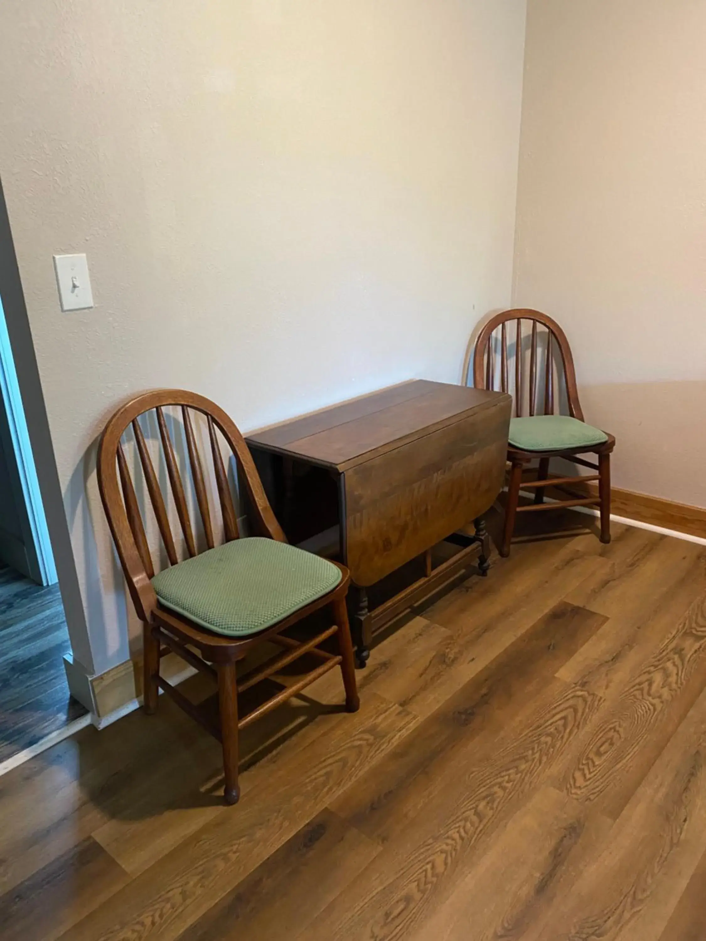 King Studio with Sofa Bed - single occupancy in Scarborough Inn King Studio with Sofa Bed - single occupancy in Scarborough Inn