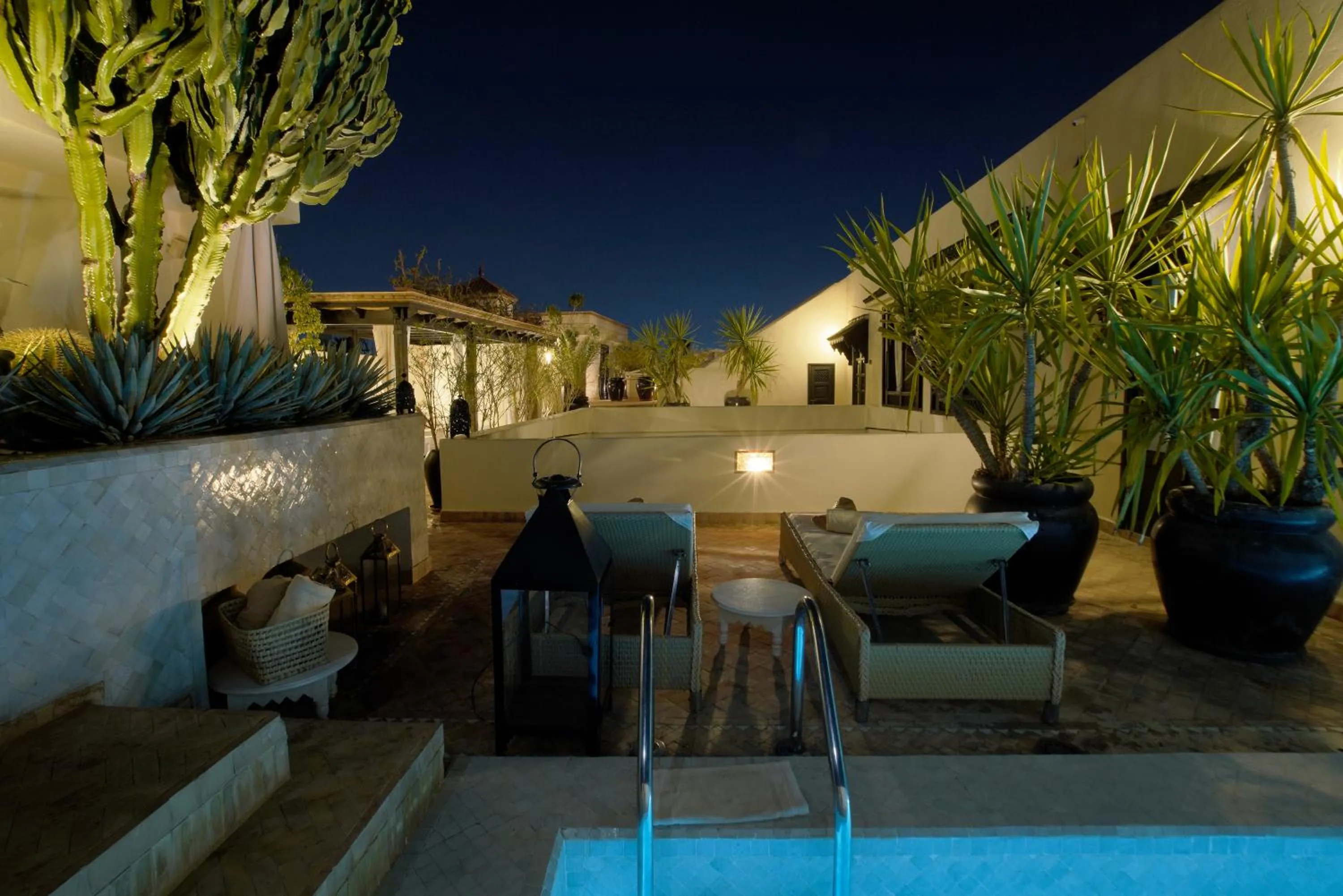 Property building in Riad Kheirredine