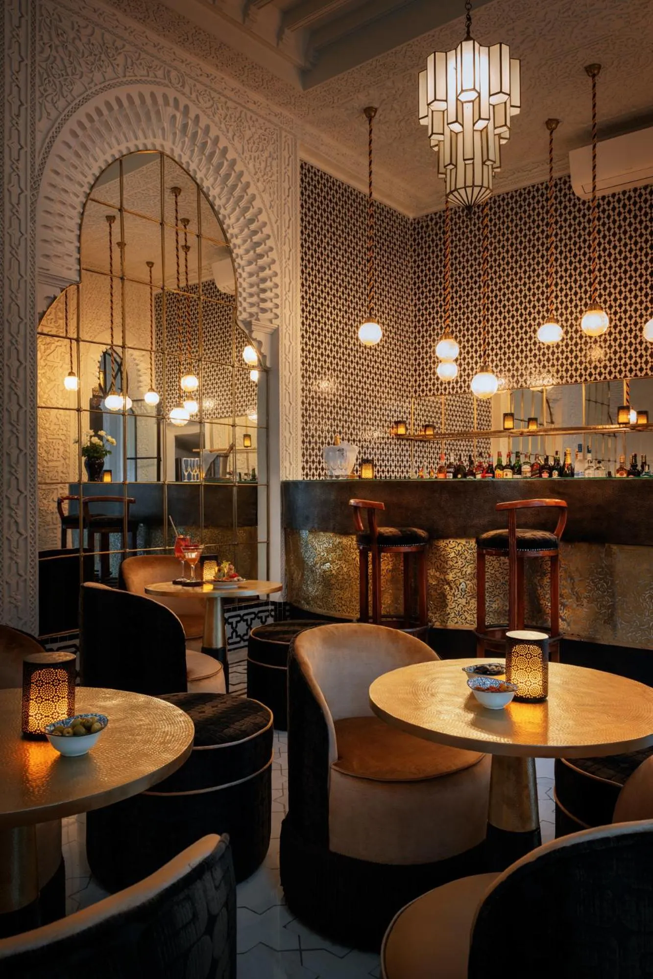 Restaurant/places to eat in Riad Kheirredine