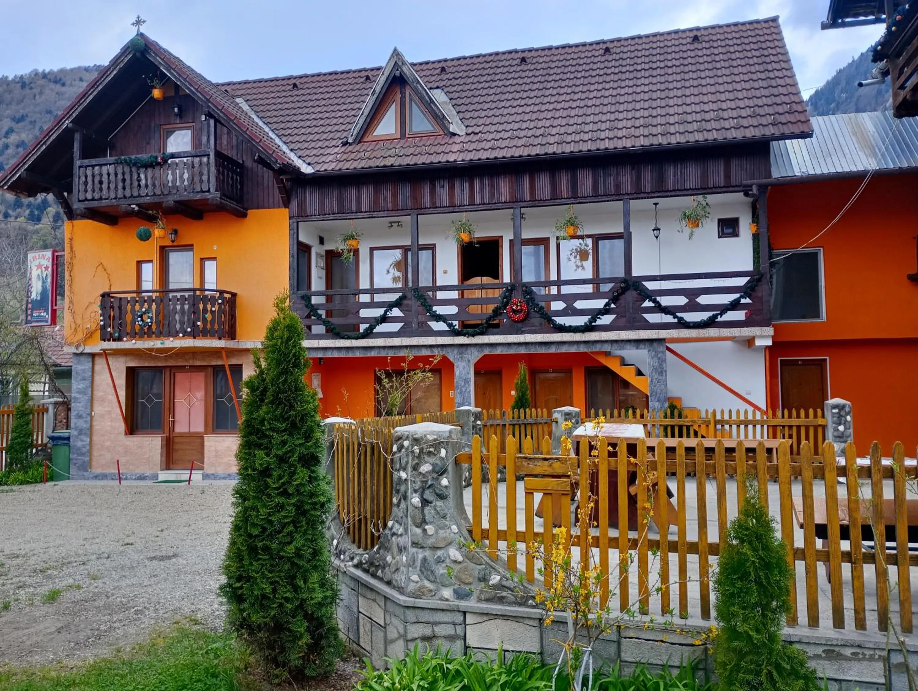 Pensiunea Irina 1 si 2
