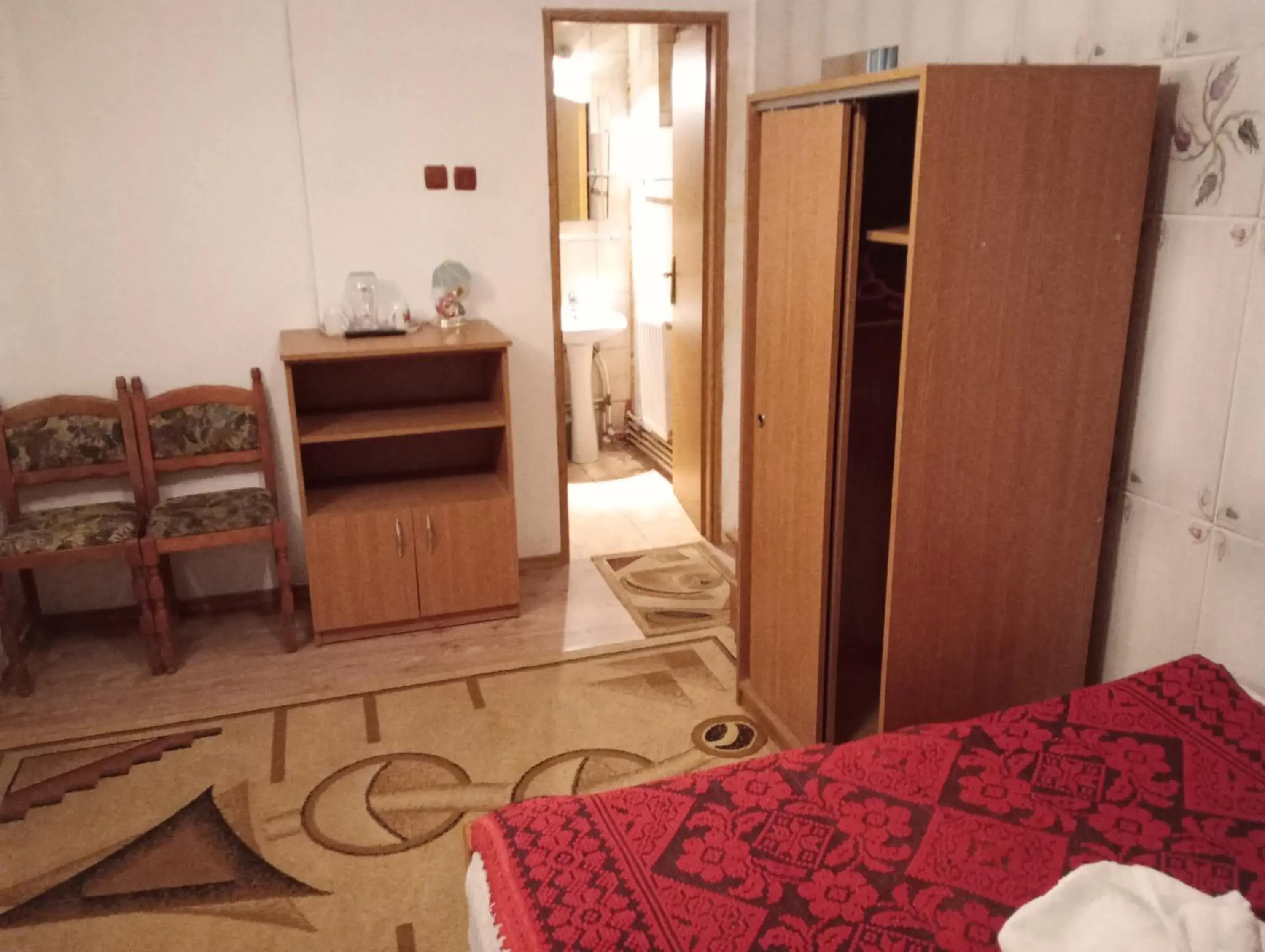 Double Room with Private Bathroom in Pensiunea Irina 1 si 2 Double Room with Private Bathroom in Pensiunea Irina 1 si 2