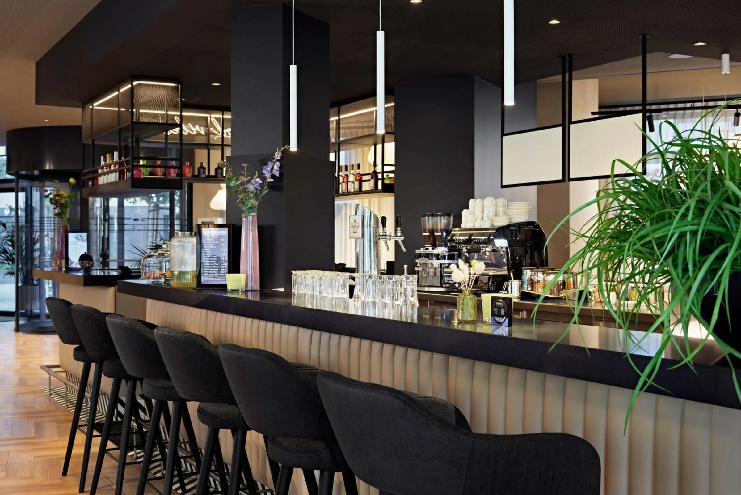 Restaurant/places to eat in LEGERE EXPRESS Leipzig