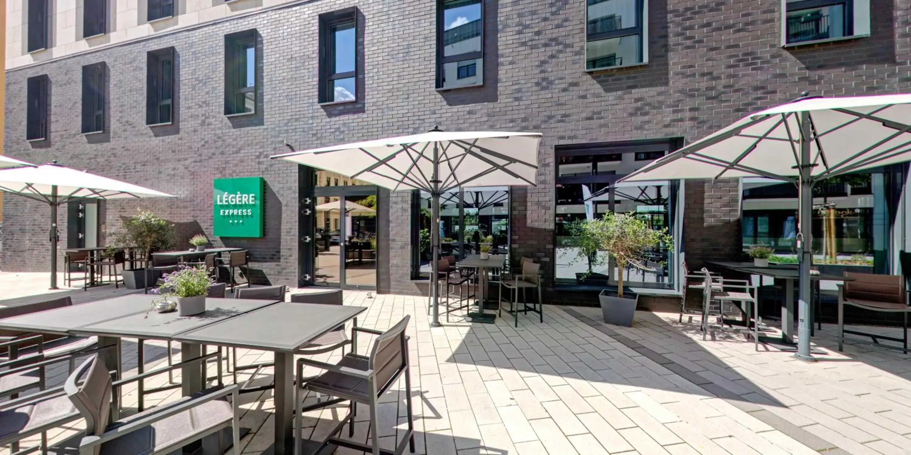 Property building in LÉGÈRE EXPRESS Leipzig Property building in LÉGÈRE EXPRESS Leipzig