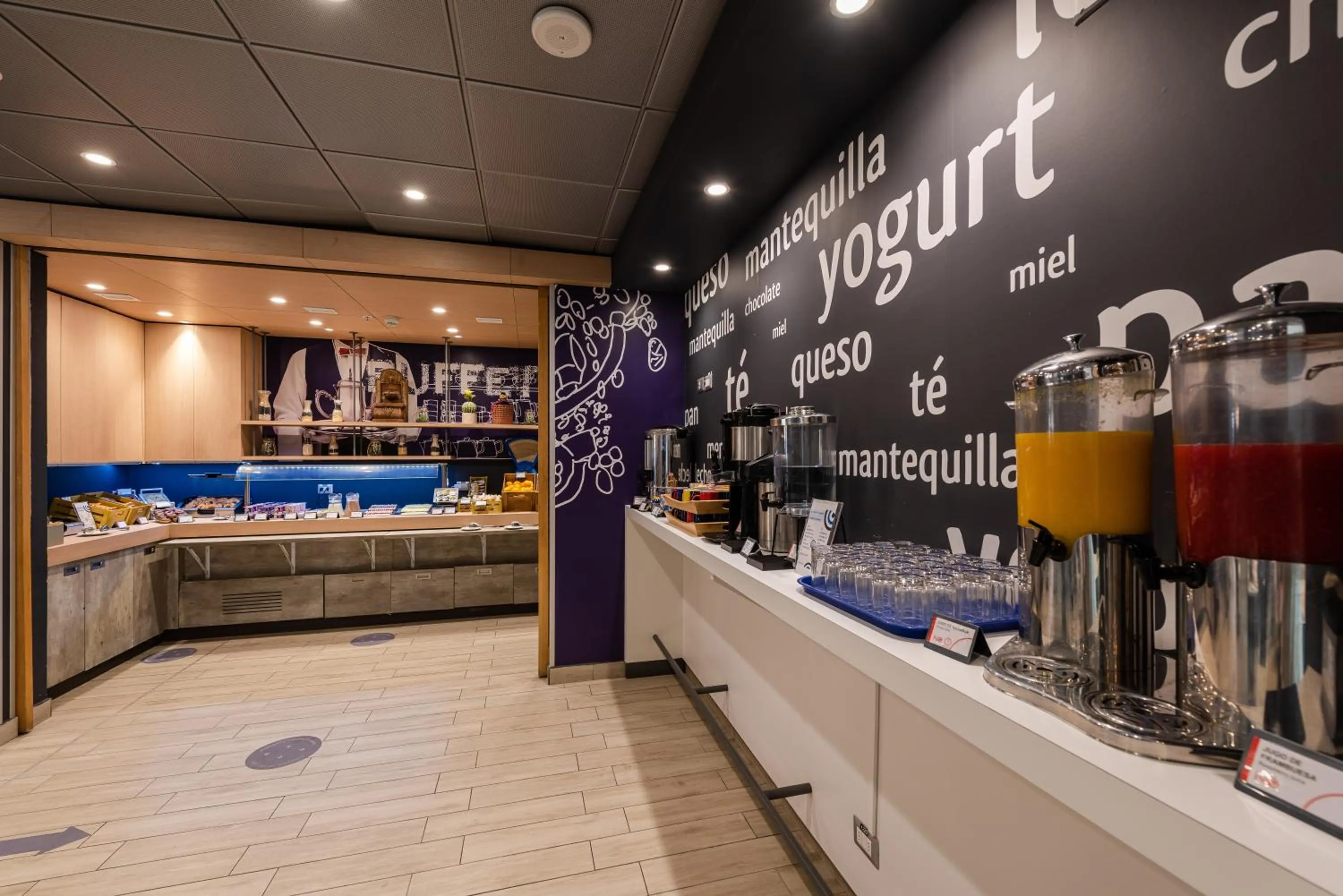 Breakfast in ibis budget Santiago Providencia