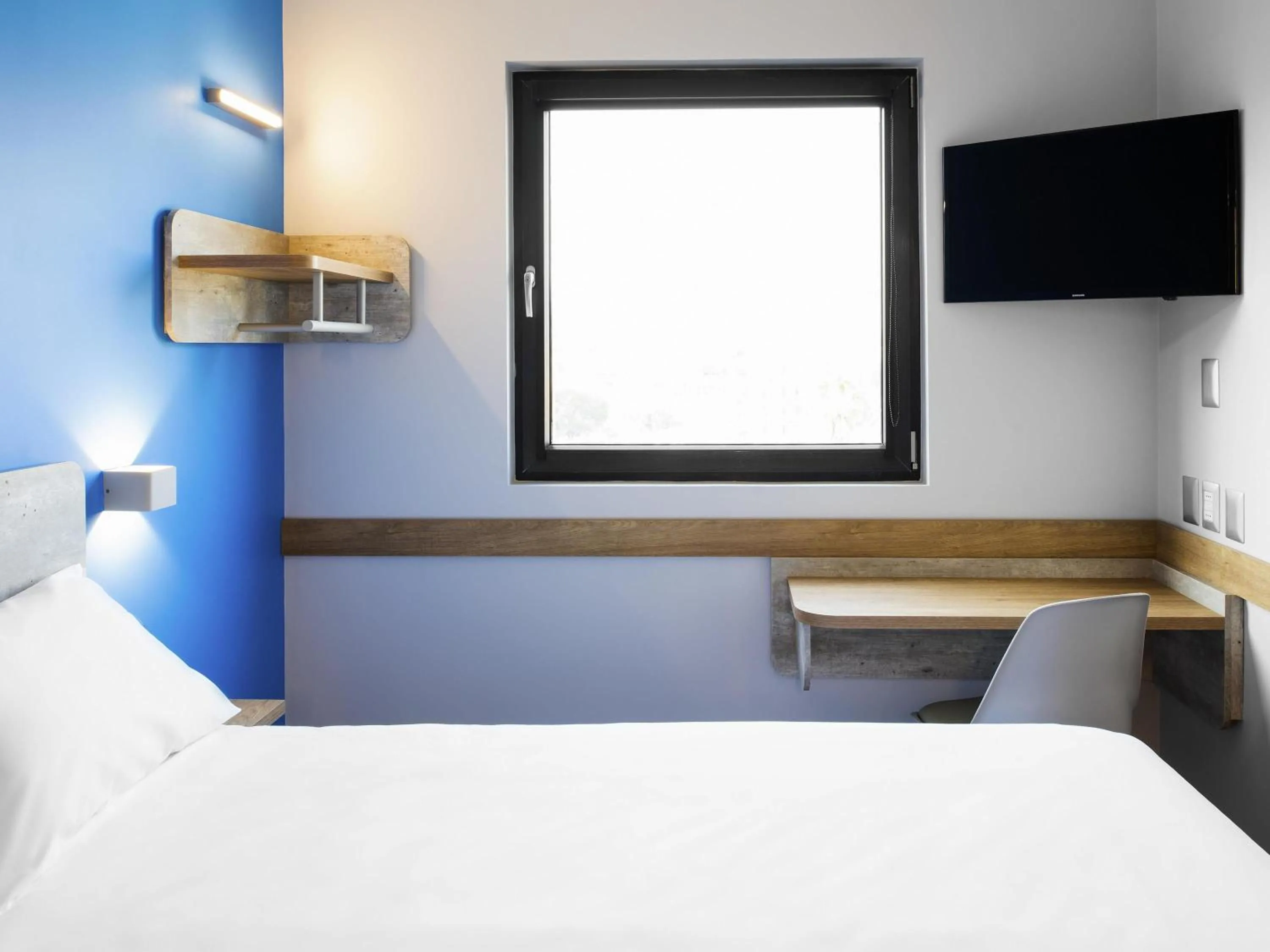 Bedroom, Bed in ibis budget Santiago Providencia