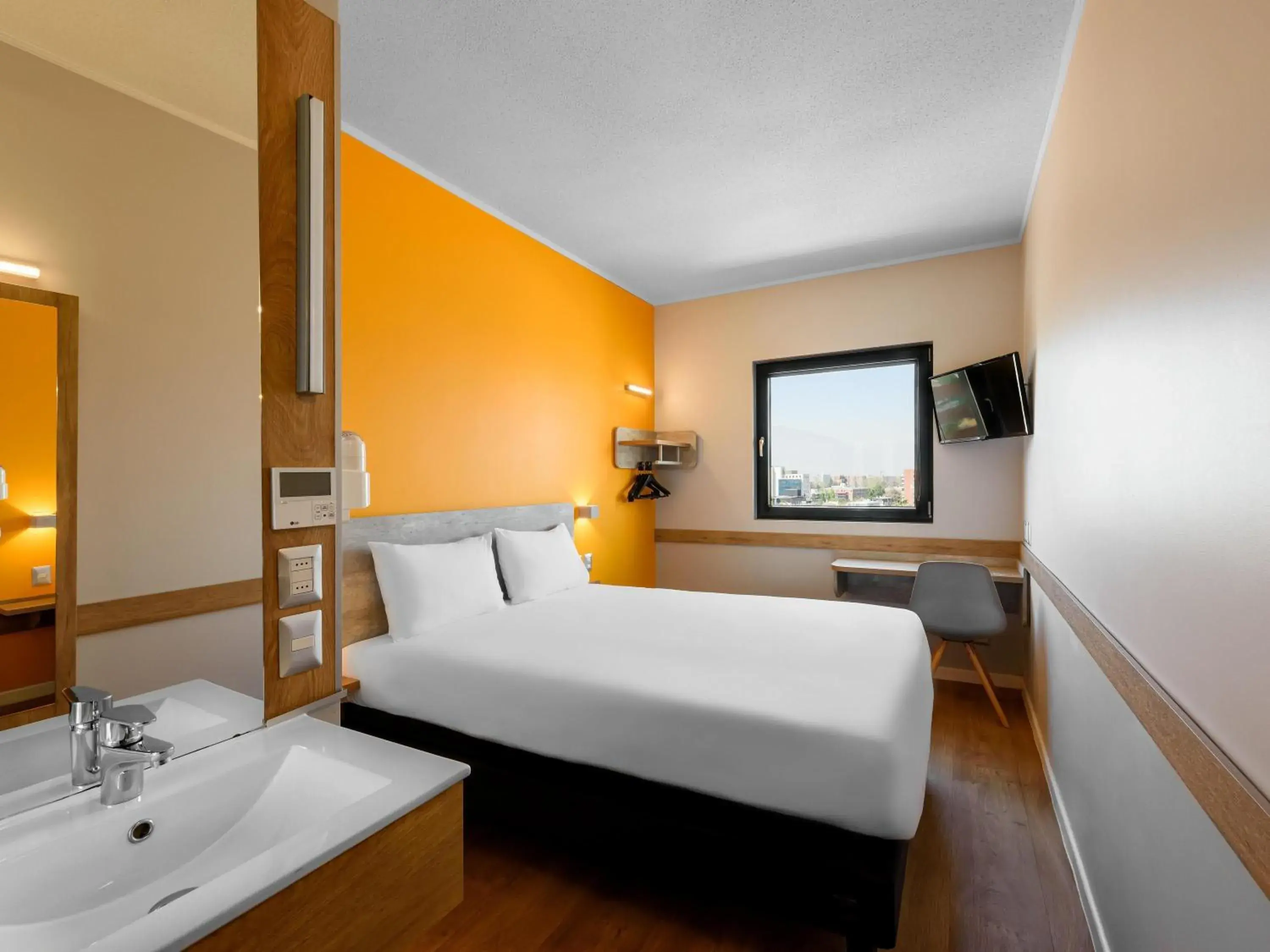 Bedroom, Bed in ibis budget Santiago Providencia Bedroom, Bed in ibis budget Santiago Providencia