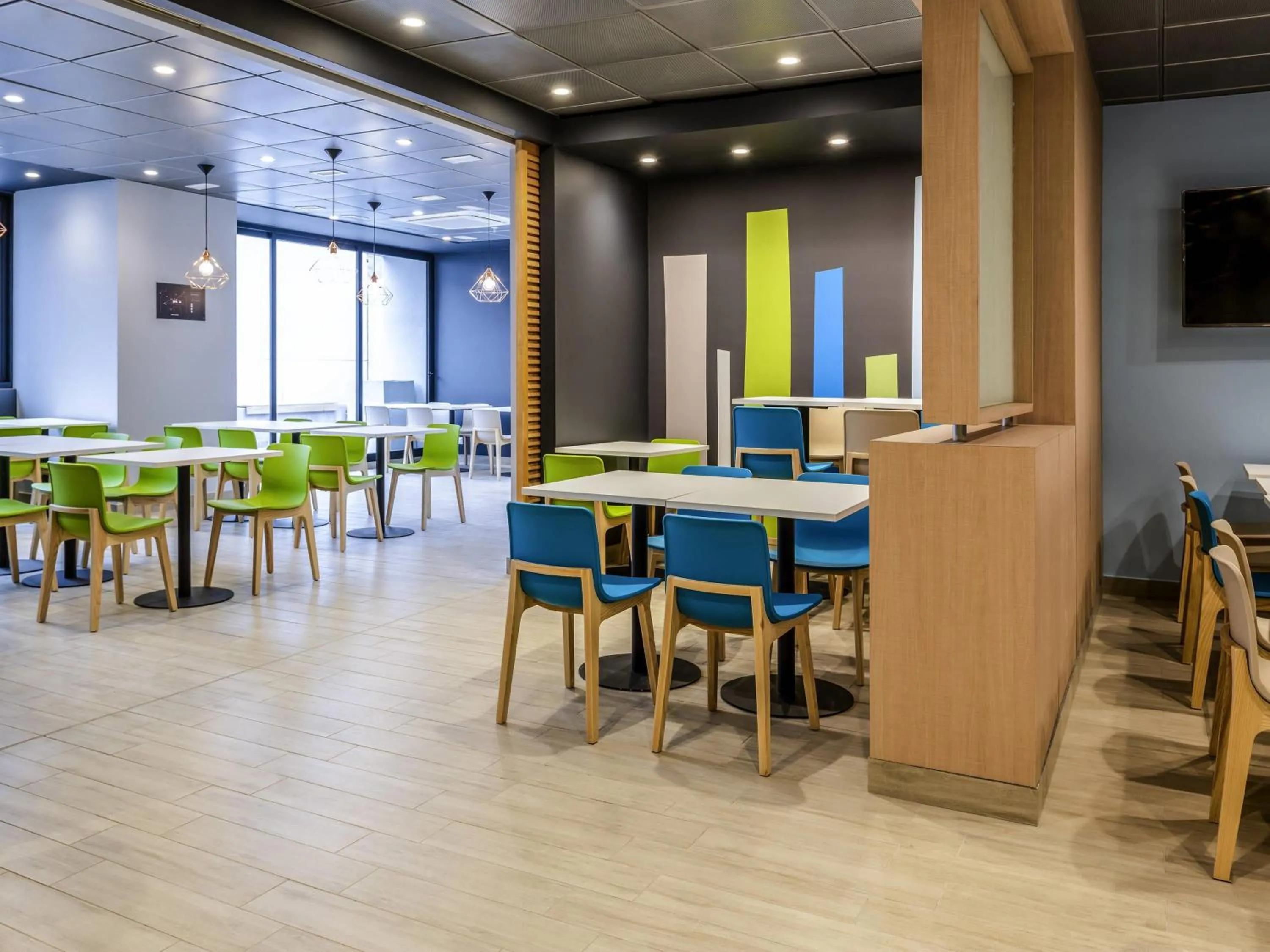 Restaurant/places to eat in ibis budget Santiago Providencia