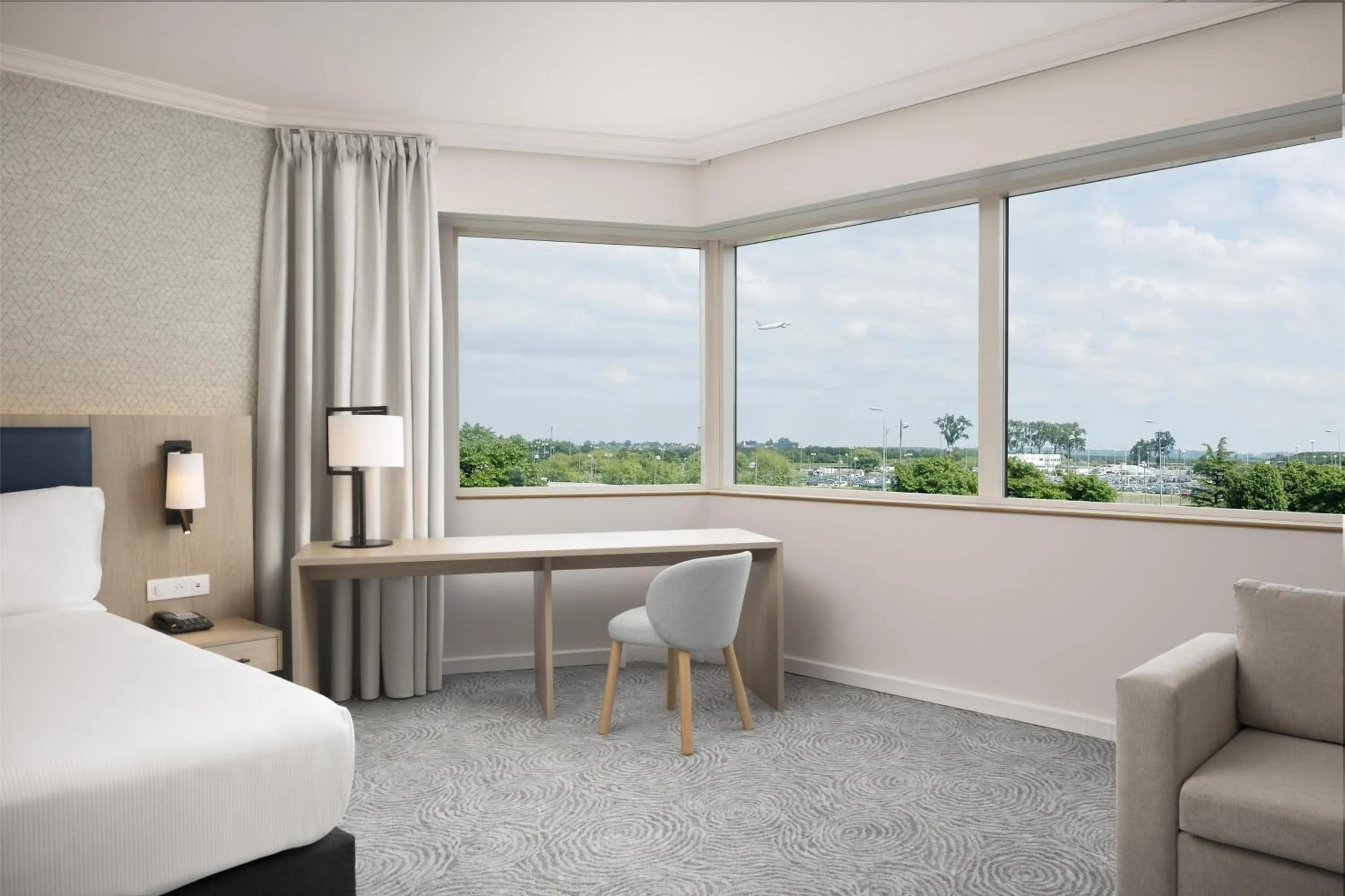 Bedroom, Bed in Hilton Paris Charles De Gaulle Airport