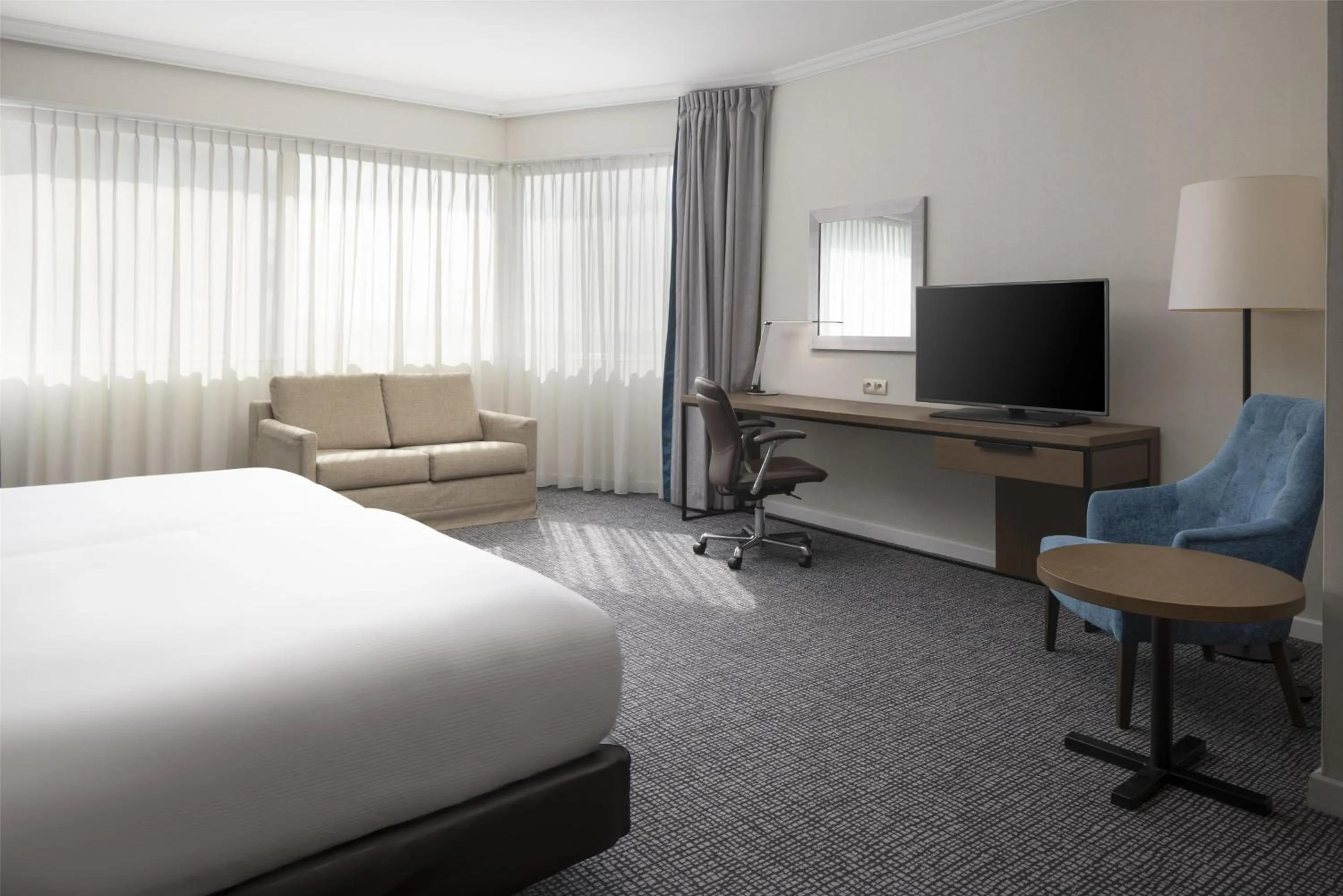 Bed in Hilton Paris Charles De Gaulle Airport