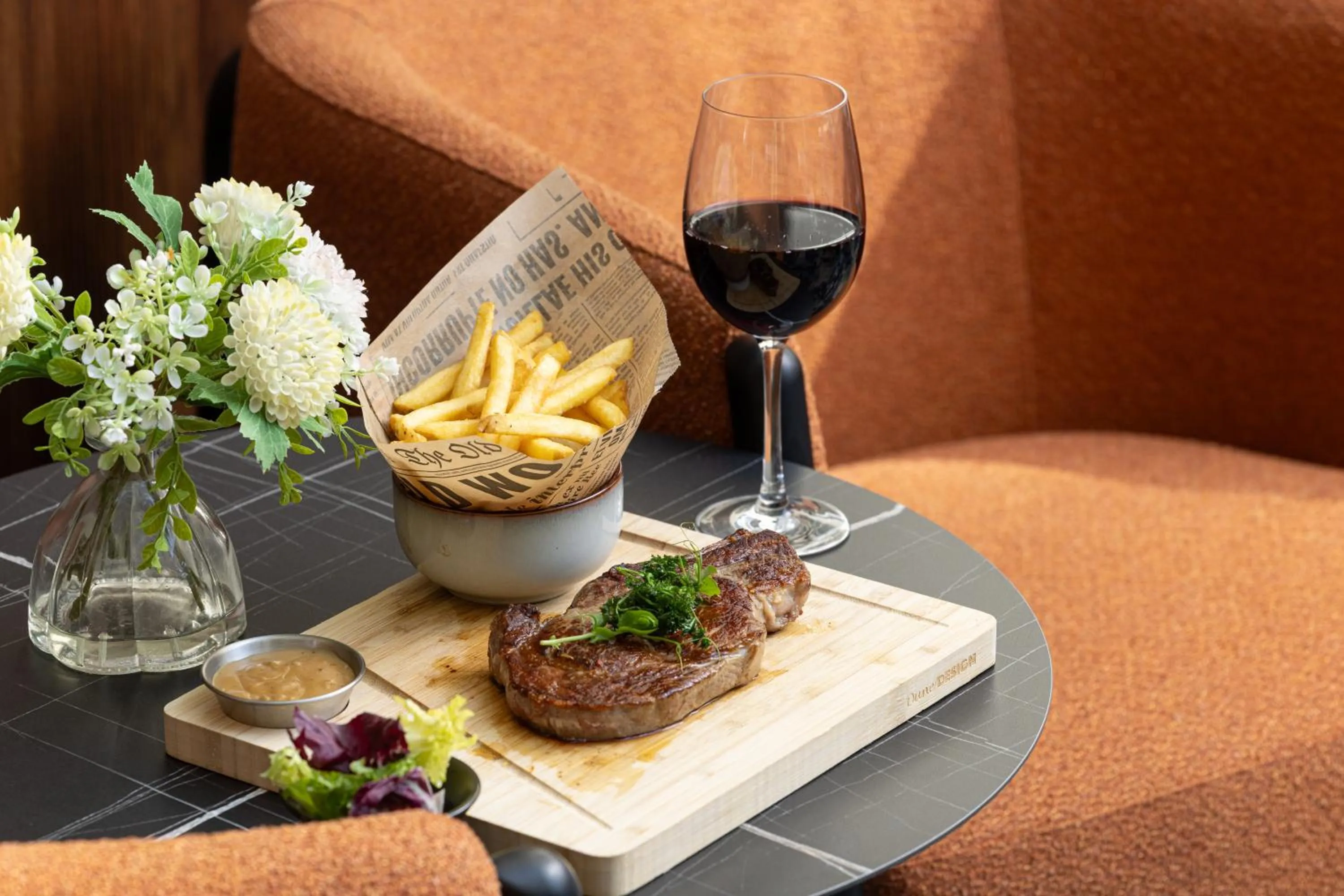 Restaurant/places to eat in Hilton Paris Charles De Gaulle Airport