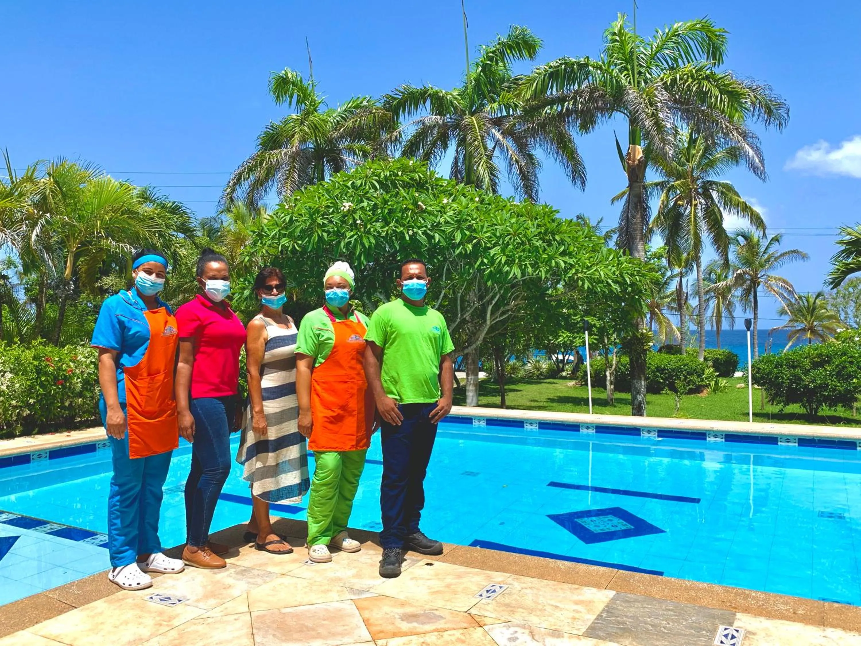 group of guests in Casa de las Flores tropical