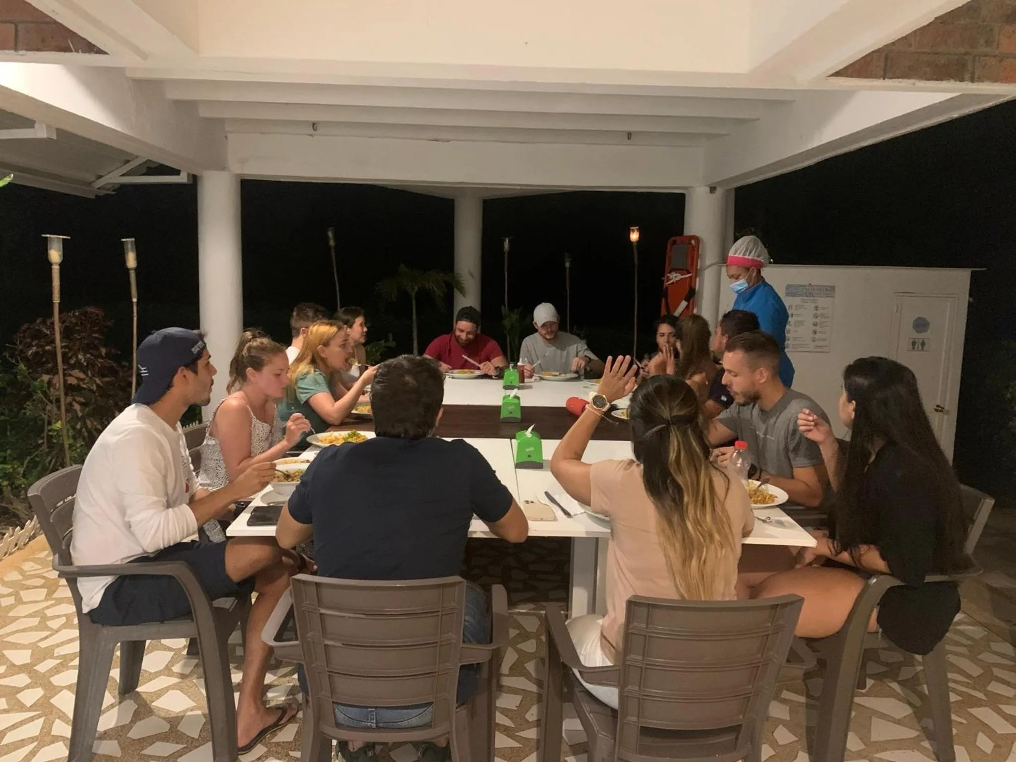 Restaurant/places to eat in Casa de las Flores tropical