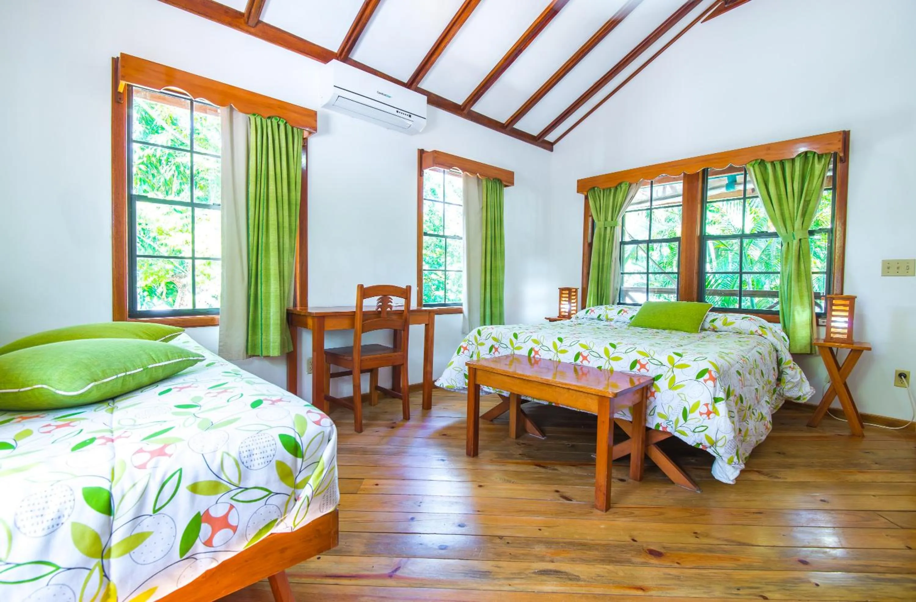 Bedroom, Bed in Las Rocas Resort and Dive Center