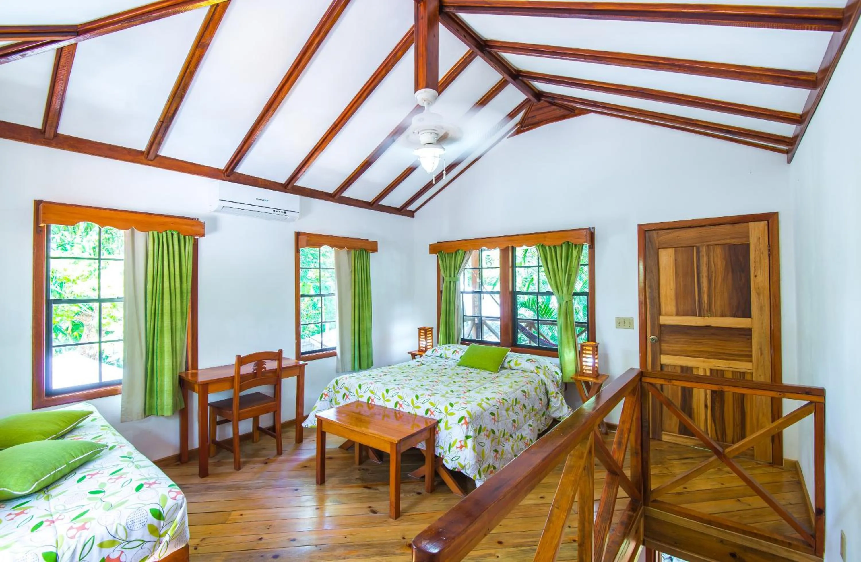 Photo of the whole room, Bed in Las Rocas Resort and Dive Center