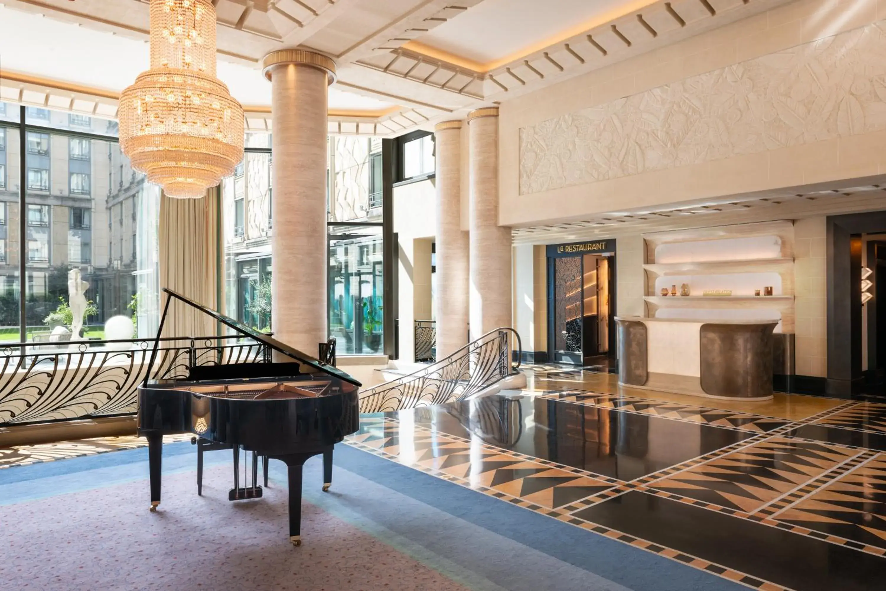 Lobby or reception in L'Hôtel du Collectionneur Paris Lobby or reception in L'Hôtel du Collectionneur Paris