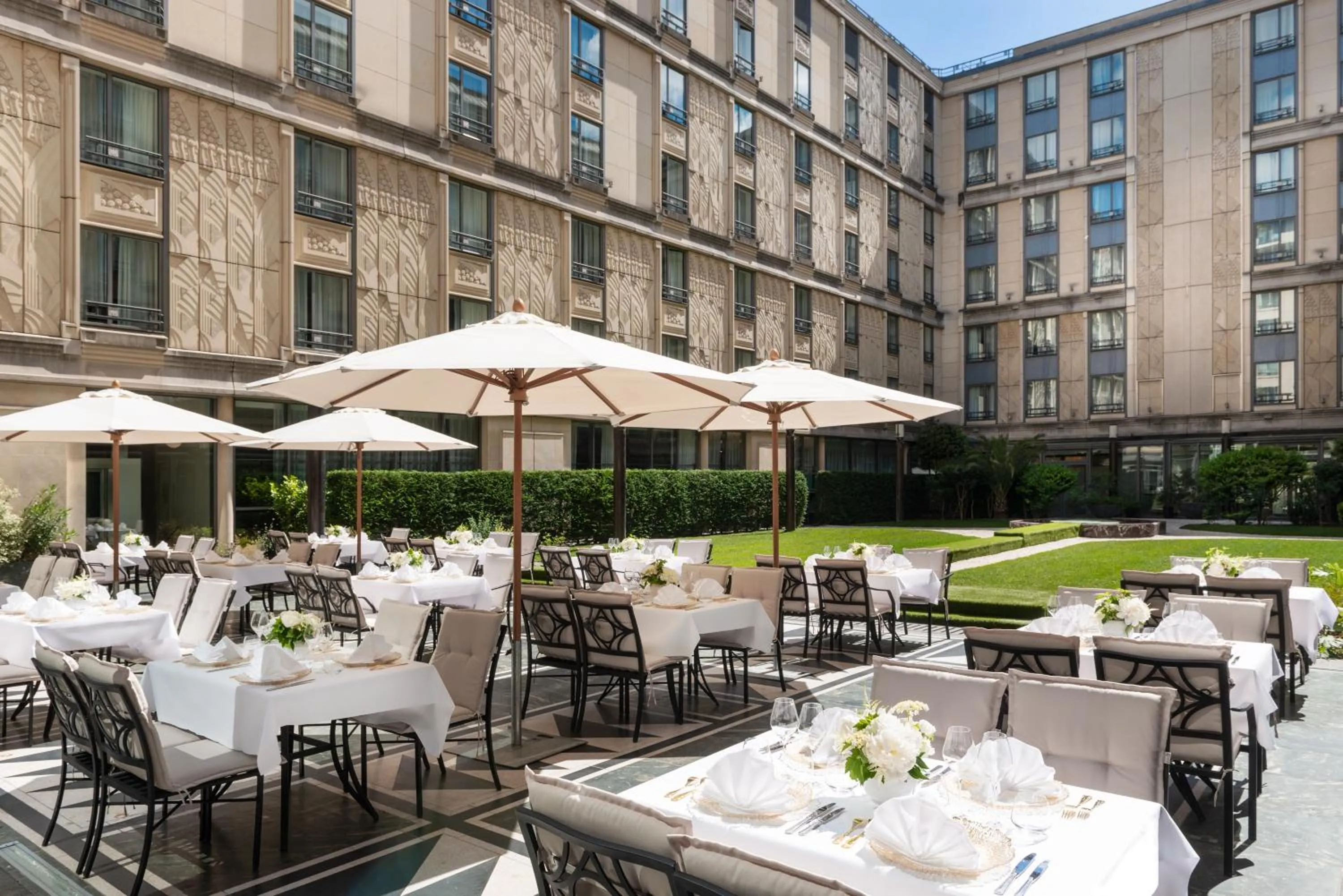 Garden in L'Hôtel du Collectionneur Paris