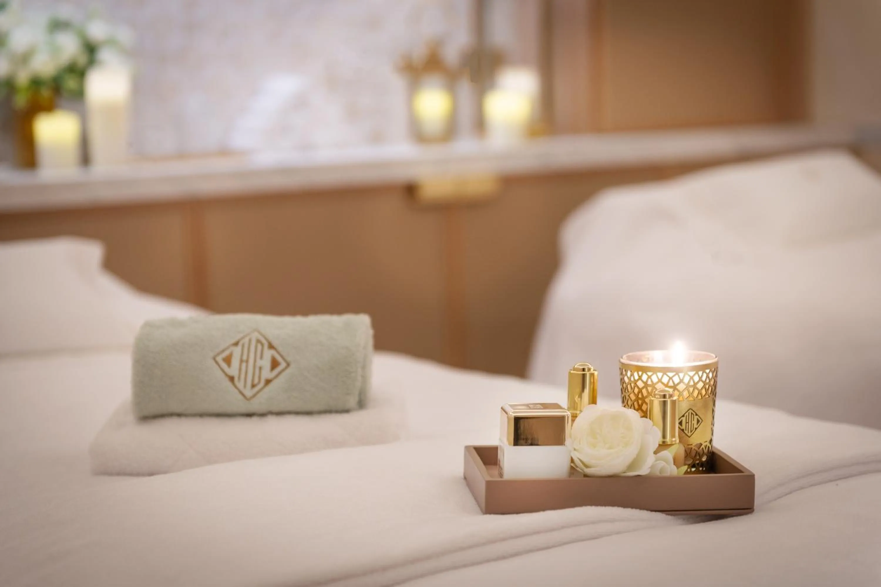 Spa and wellness centre/facilities, Bed in L'Hôtel du Collectionneur Paris