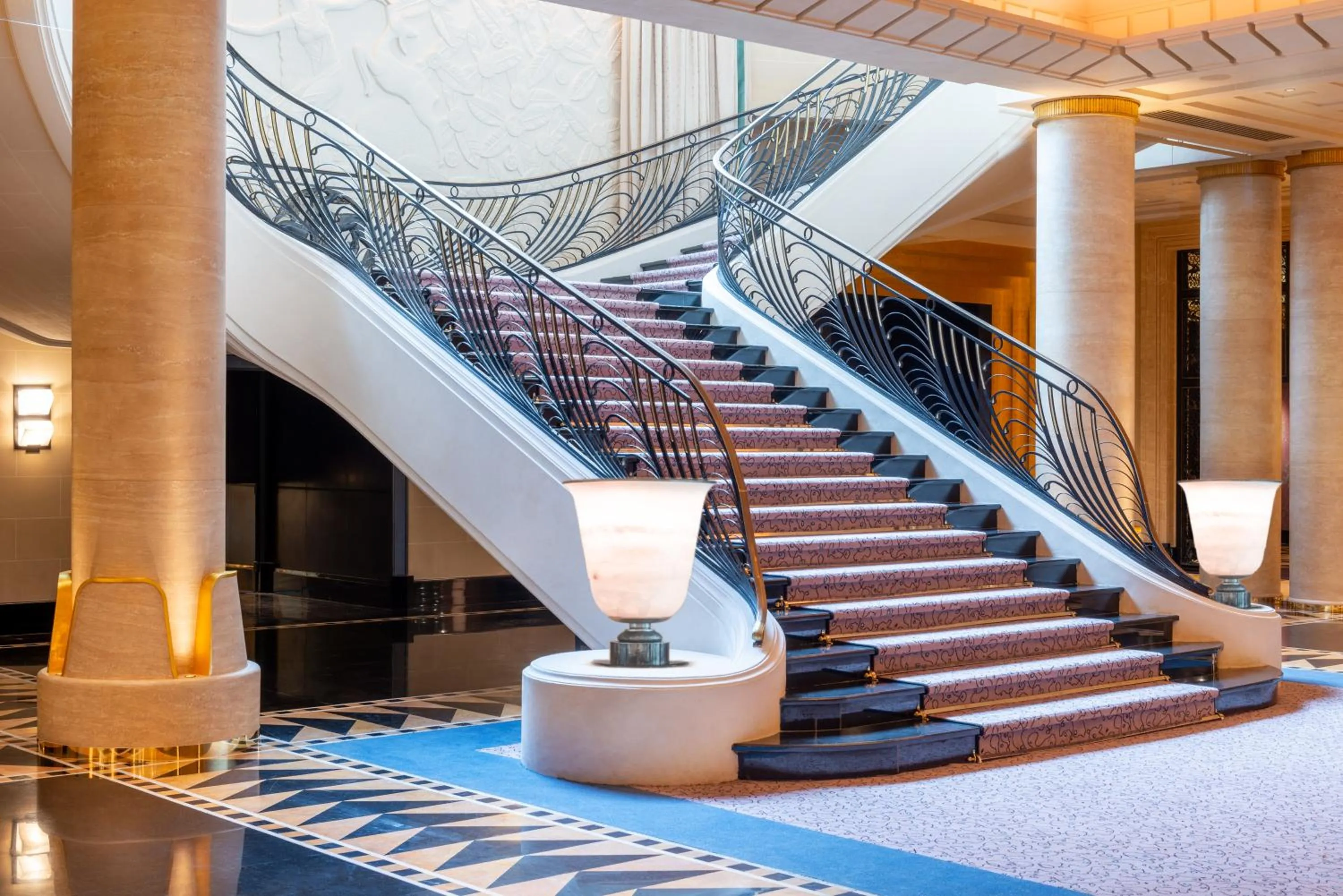 Lobby or reception in L'Hôtel du Collectionneur Paris