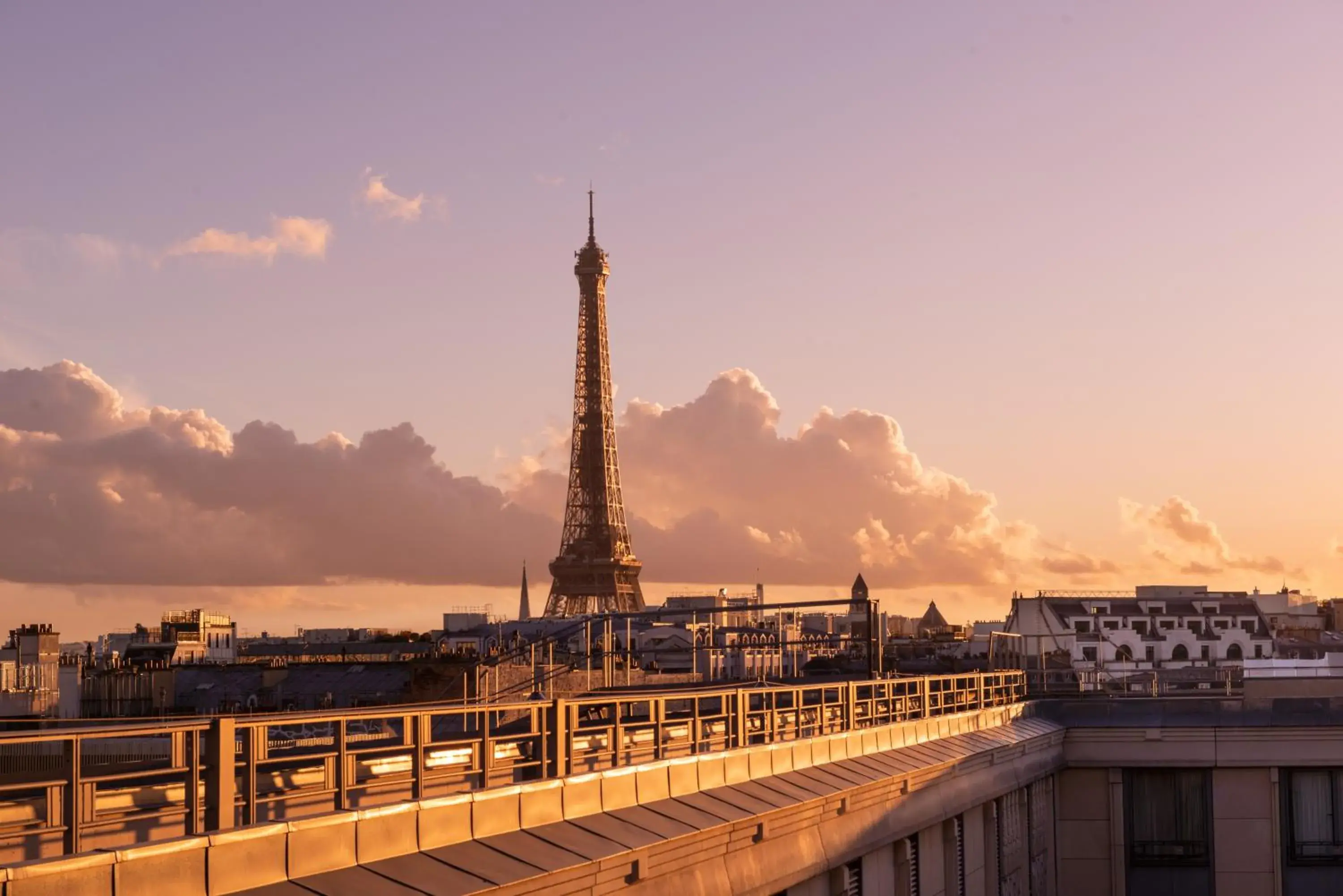 View (from property/room) in L'Hôtel du Collectionneur Paris View (from property/room) in L'Hôtel du Collectionneur Paris