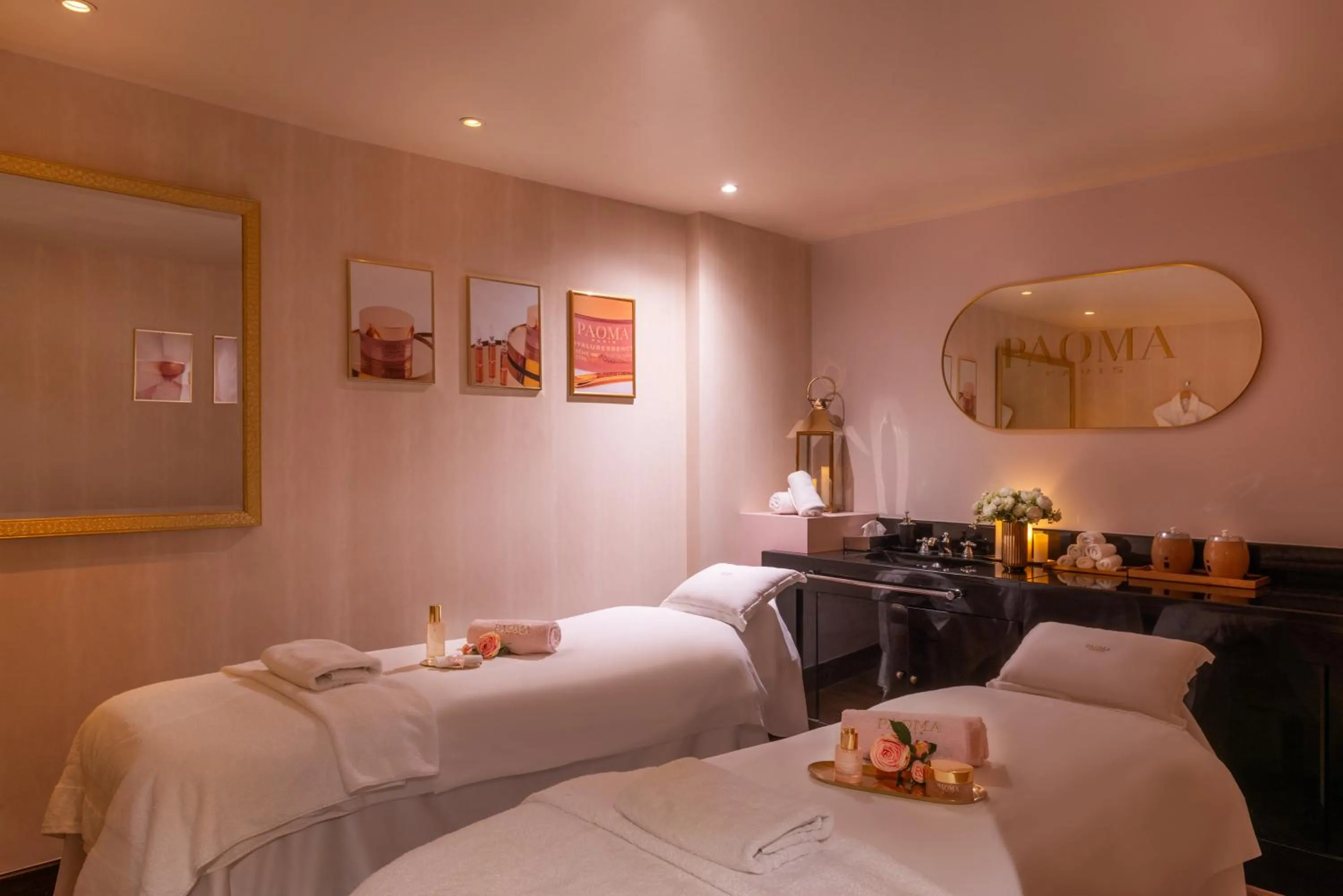 Spa and wellness centre/facilities, Bed in L'Hôtel du Collectionneur Paris