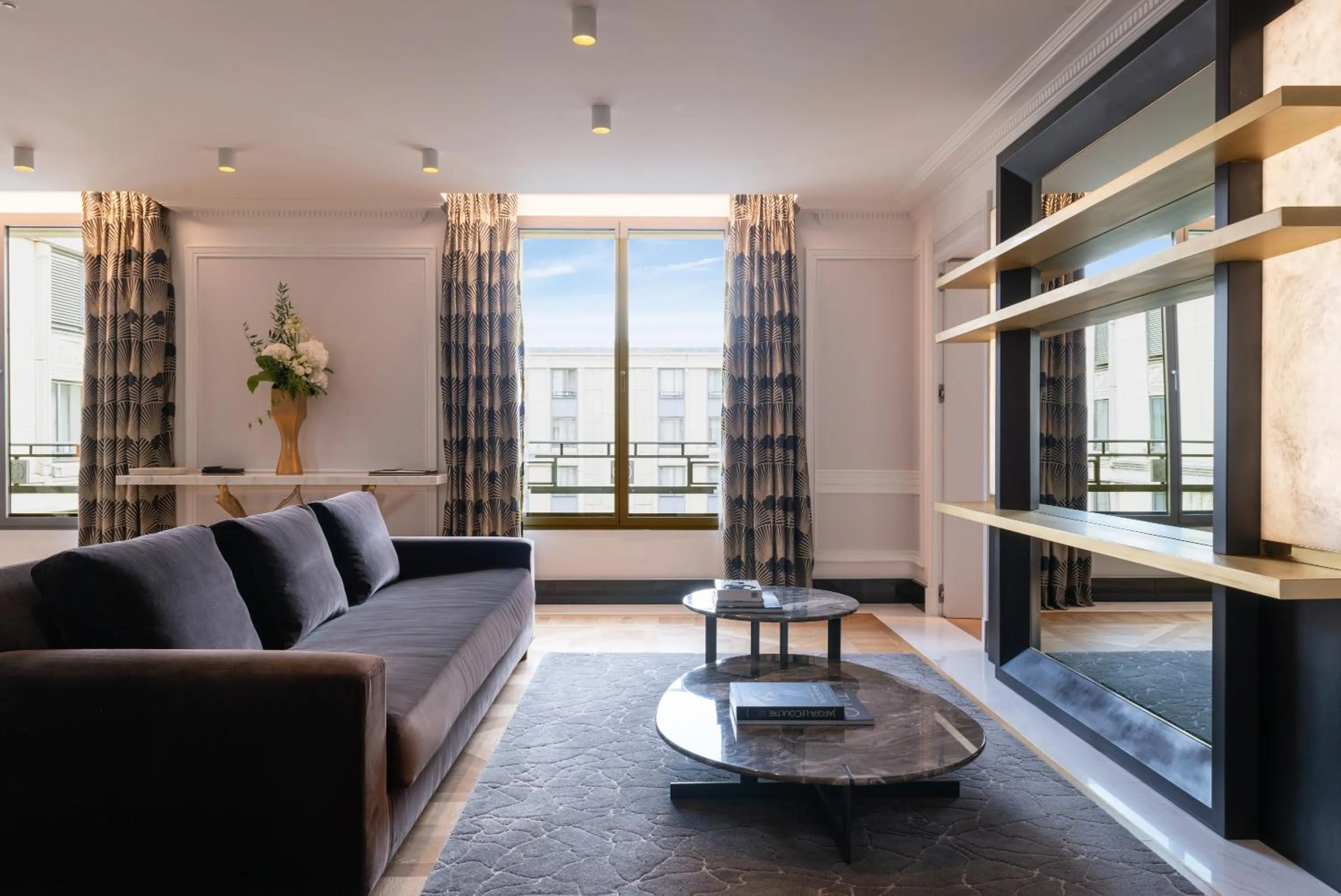 Living room in L'Hôtel du Collectionneur Paris